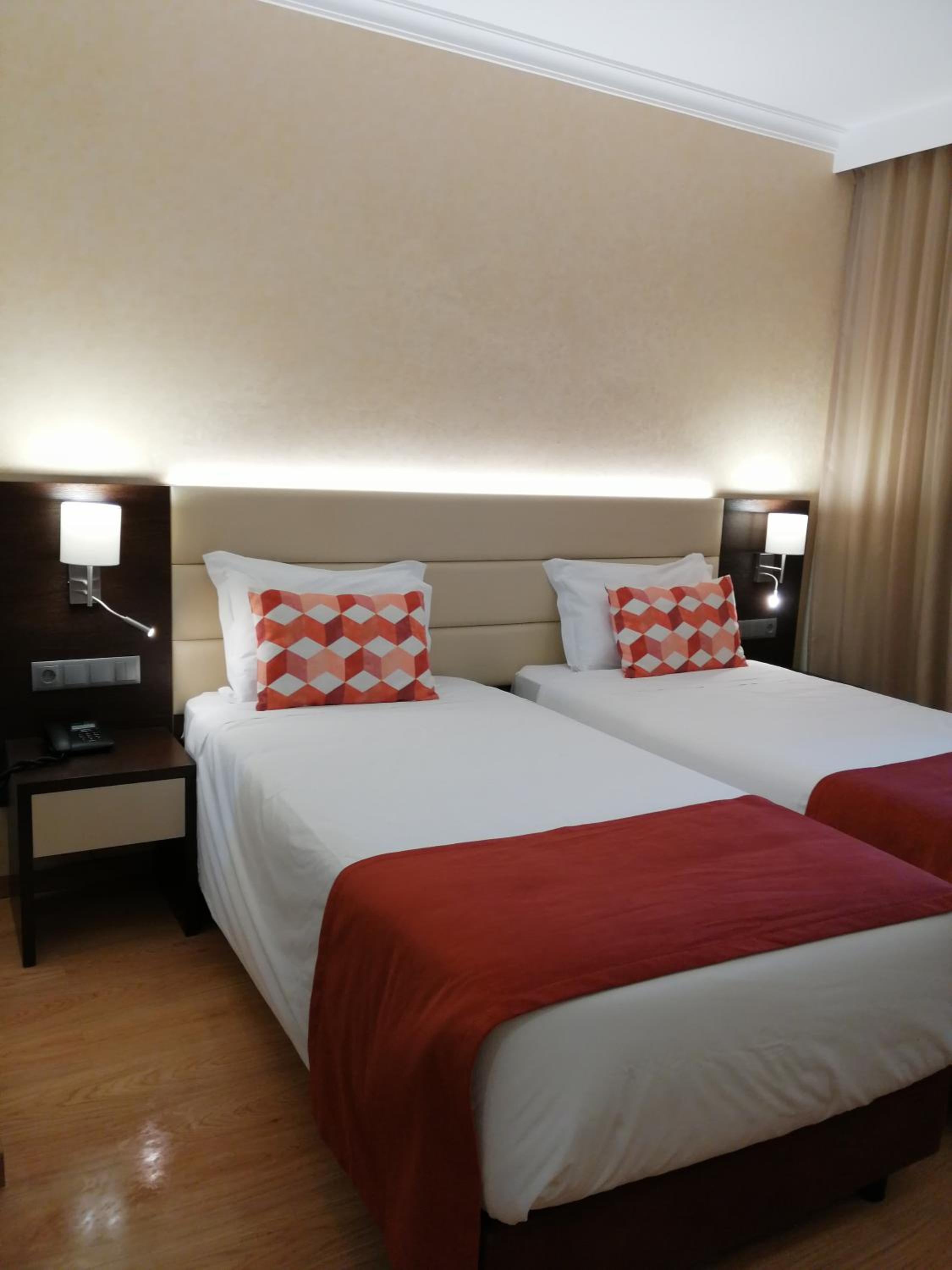 Twin Room - Photo 6