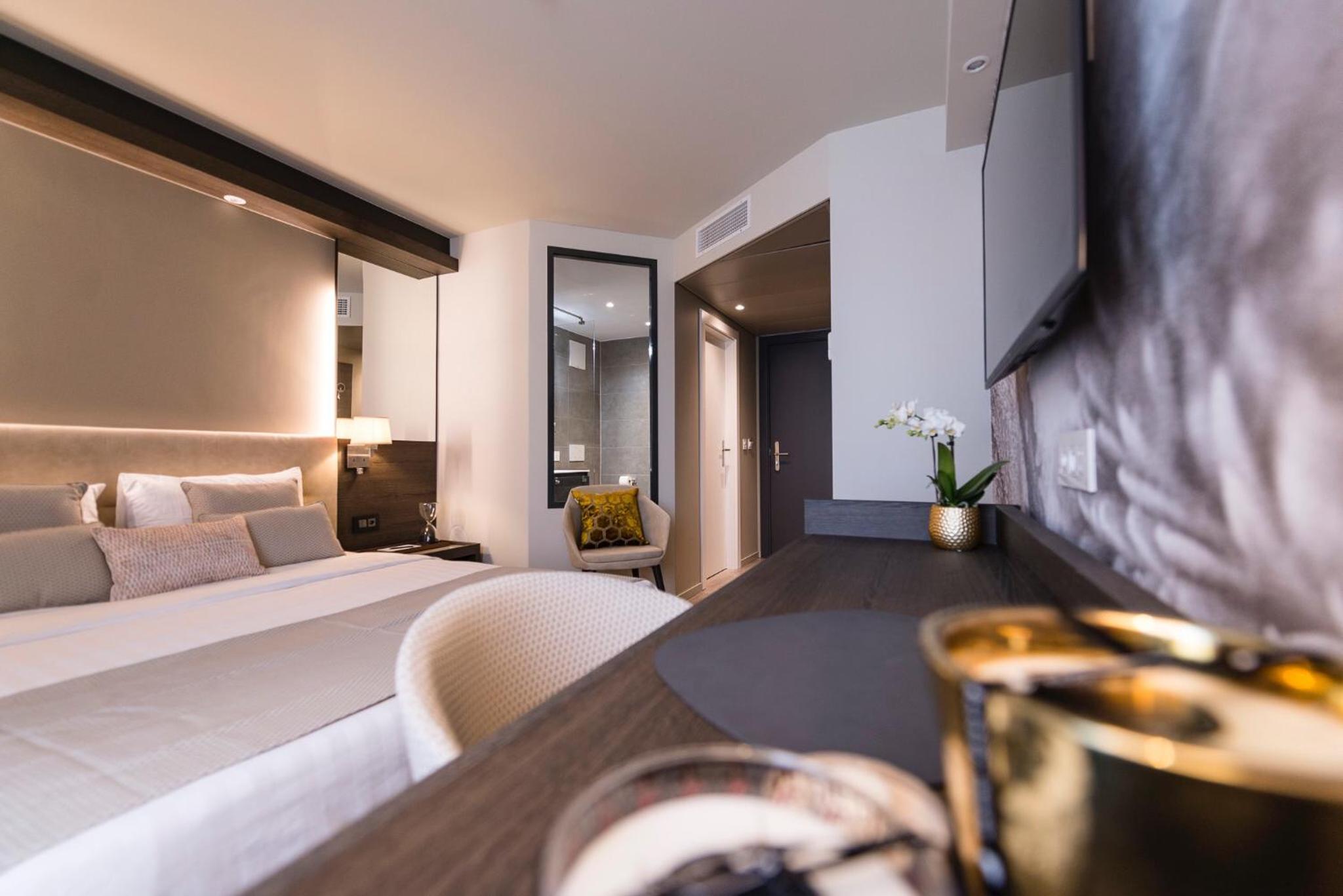 Standard Double or Twin Room - Photo 1
