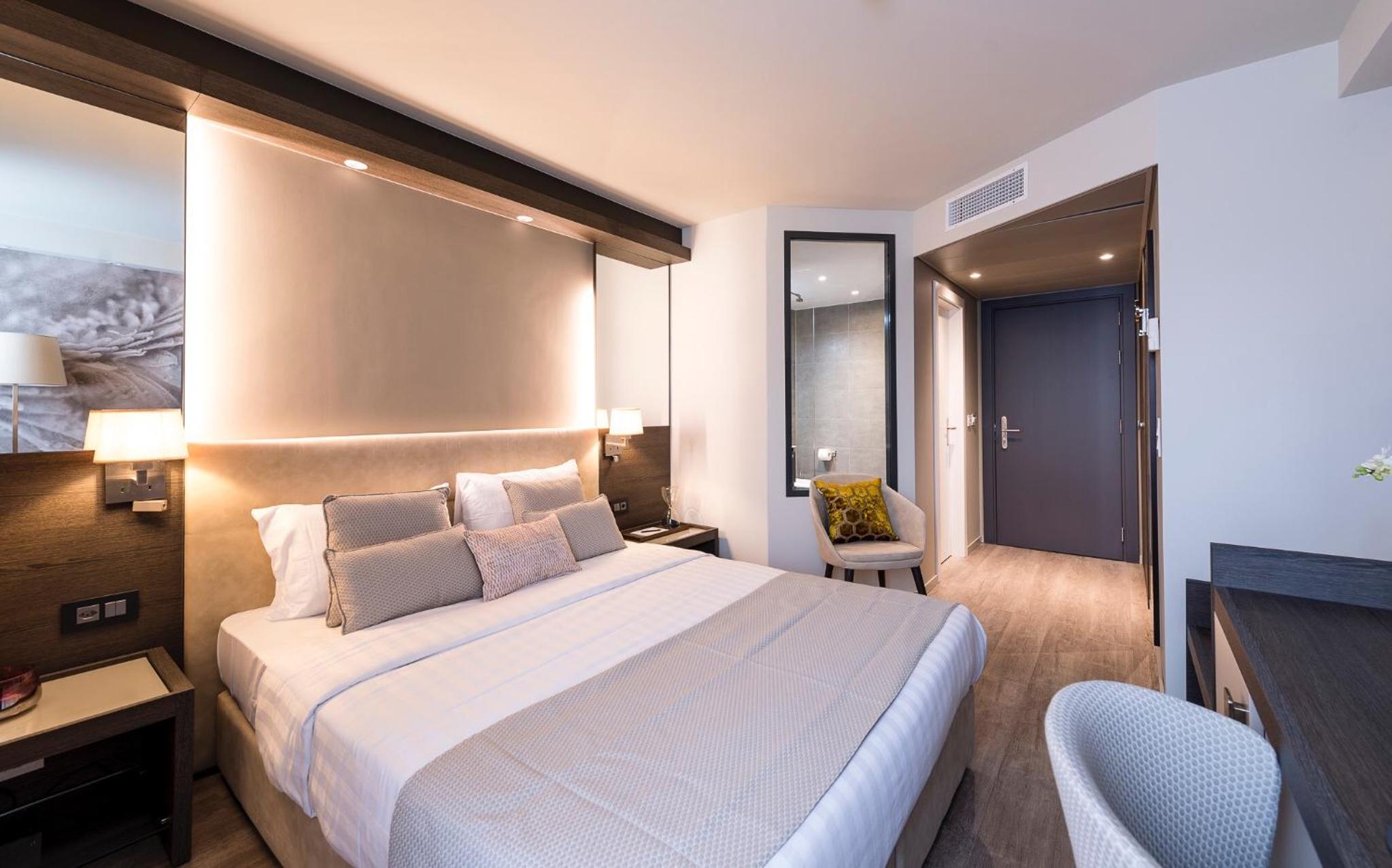 Standard Double or Twin Room - Photo 2