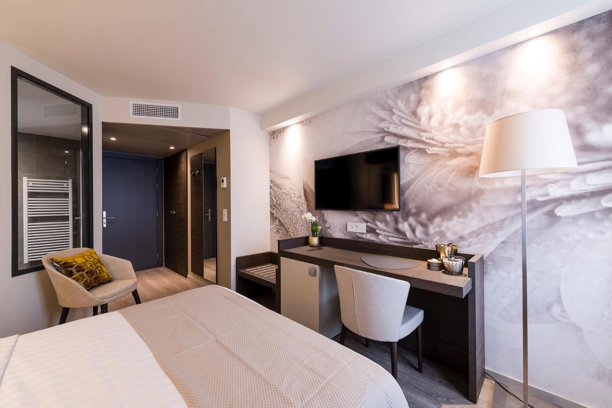 Standard Double or Twin Room - Photo 4