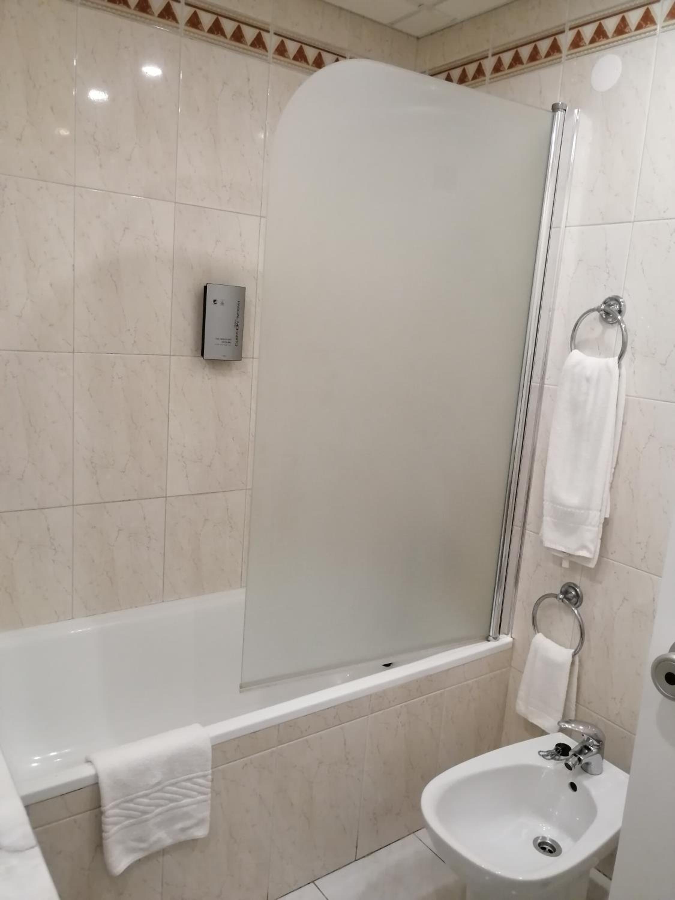 Triple Room - Photo 9