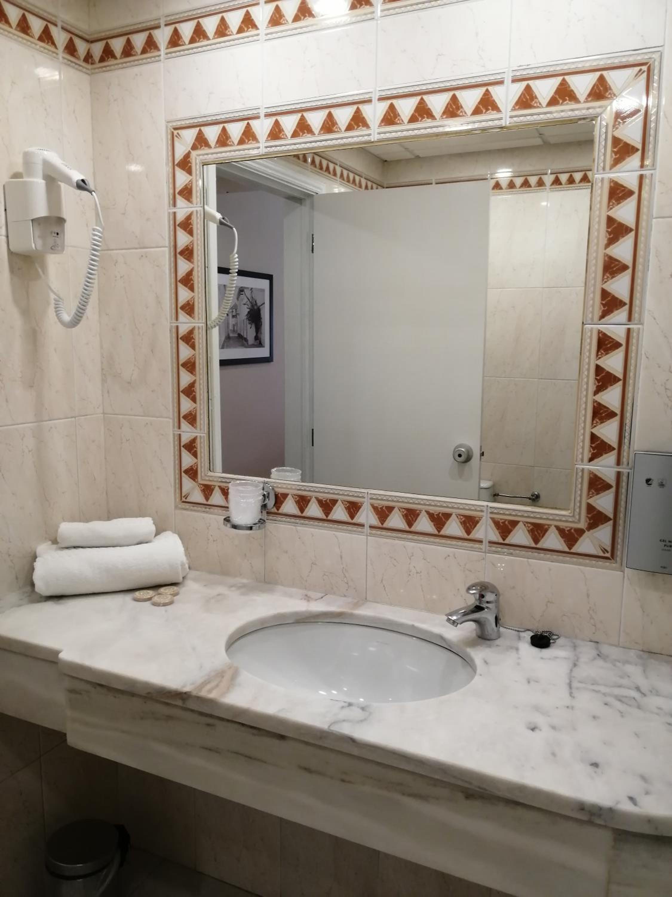 Triple Room - Photo 6