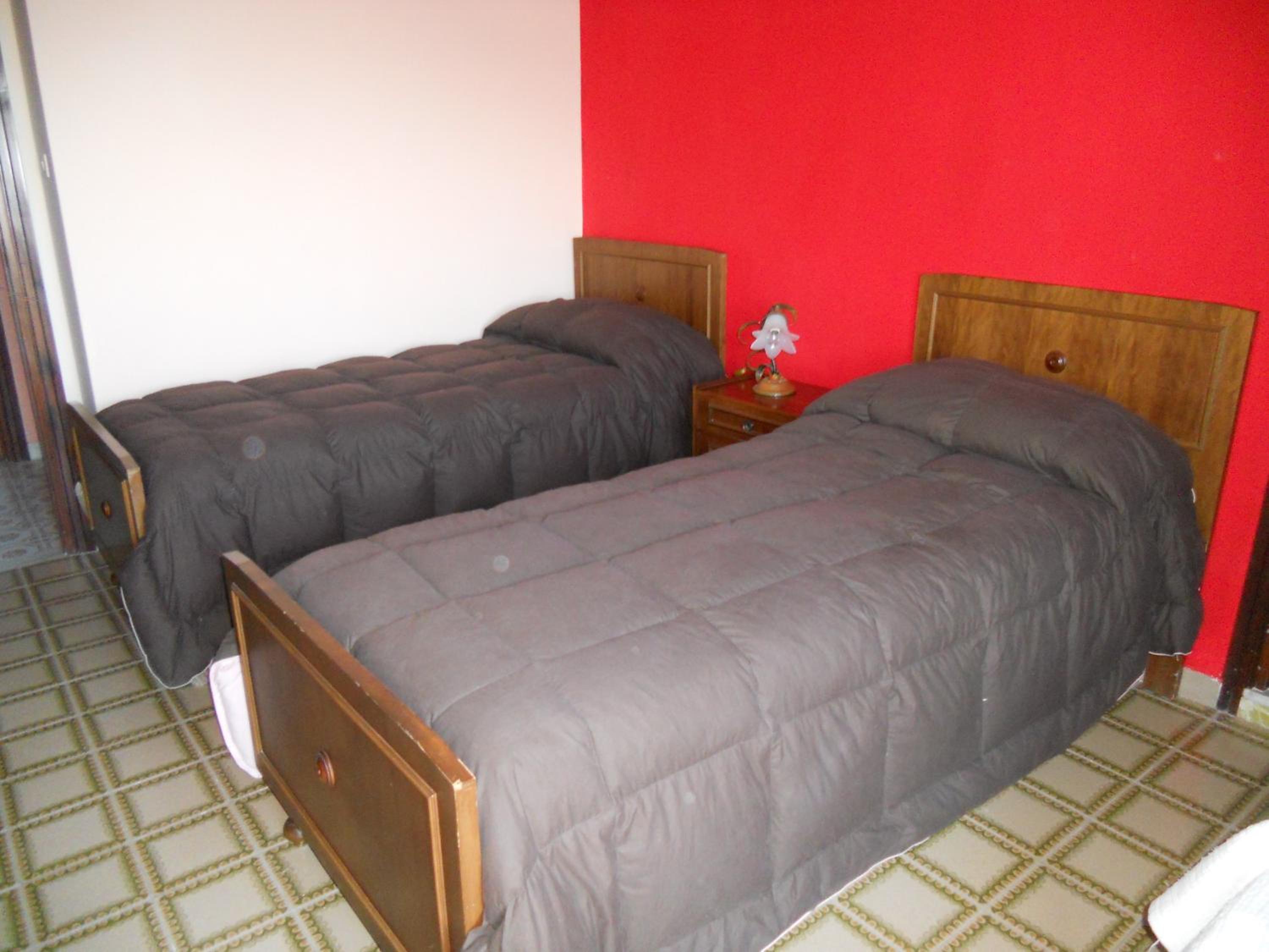 Twin Room - Photo 1