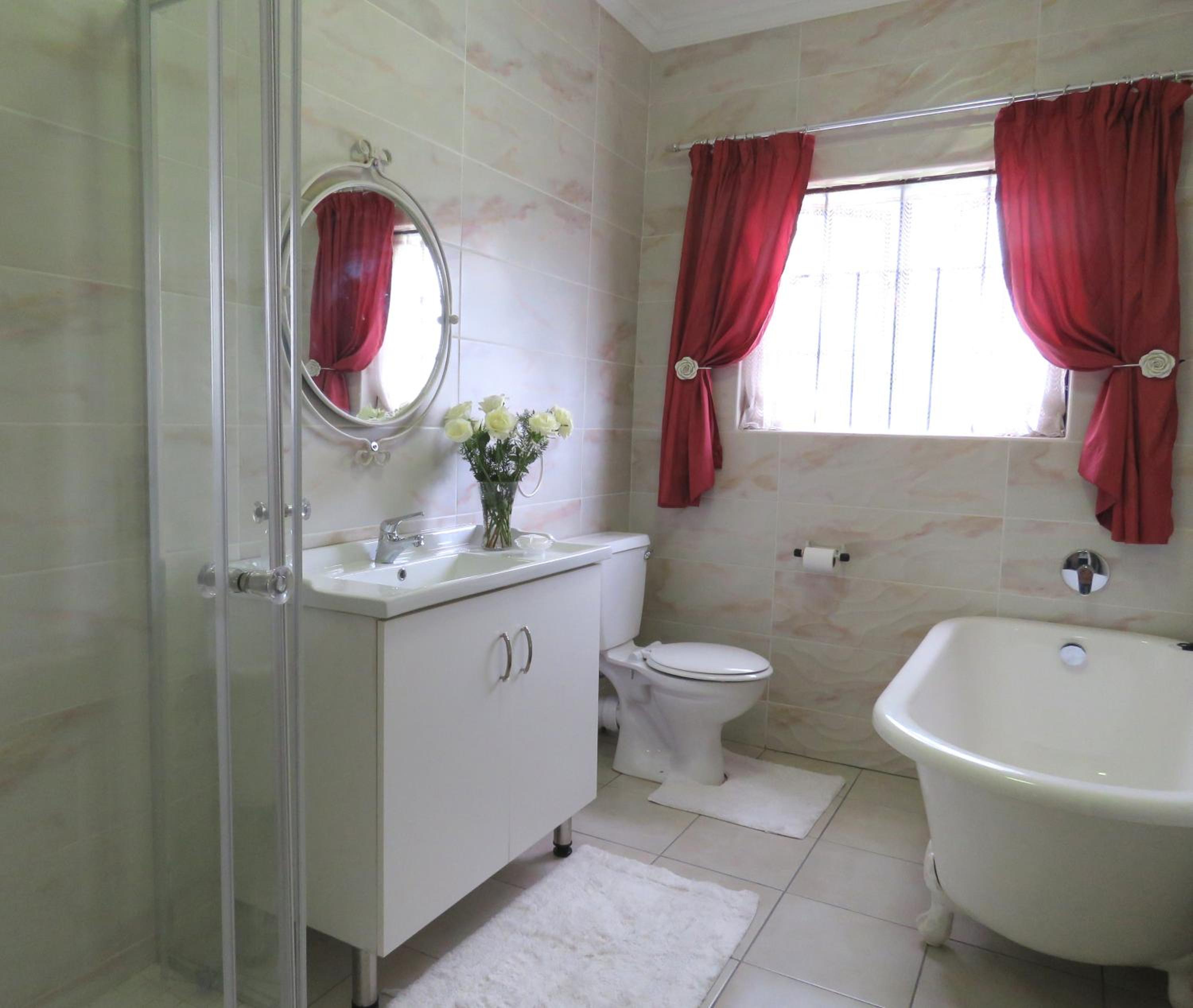 Deluxe Double Or Twin Room With Pool View photo 3