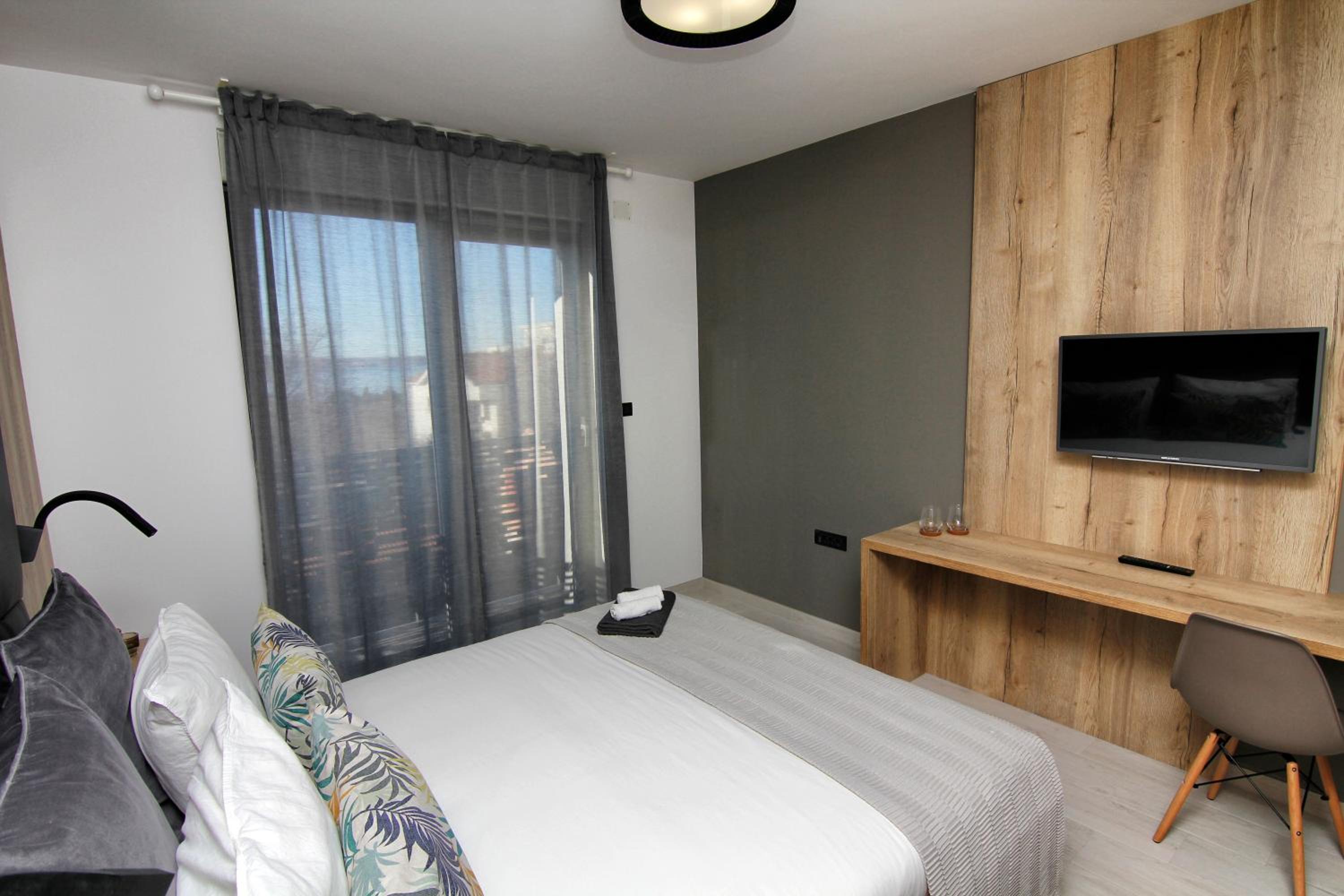 Double Room with Balcony and Sea View - Photo 4