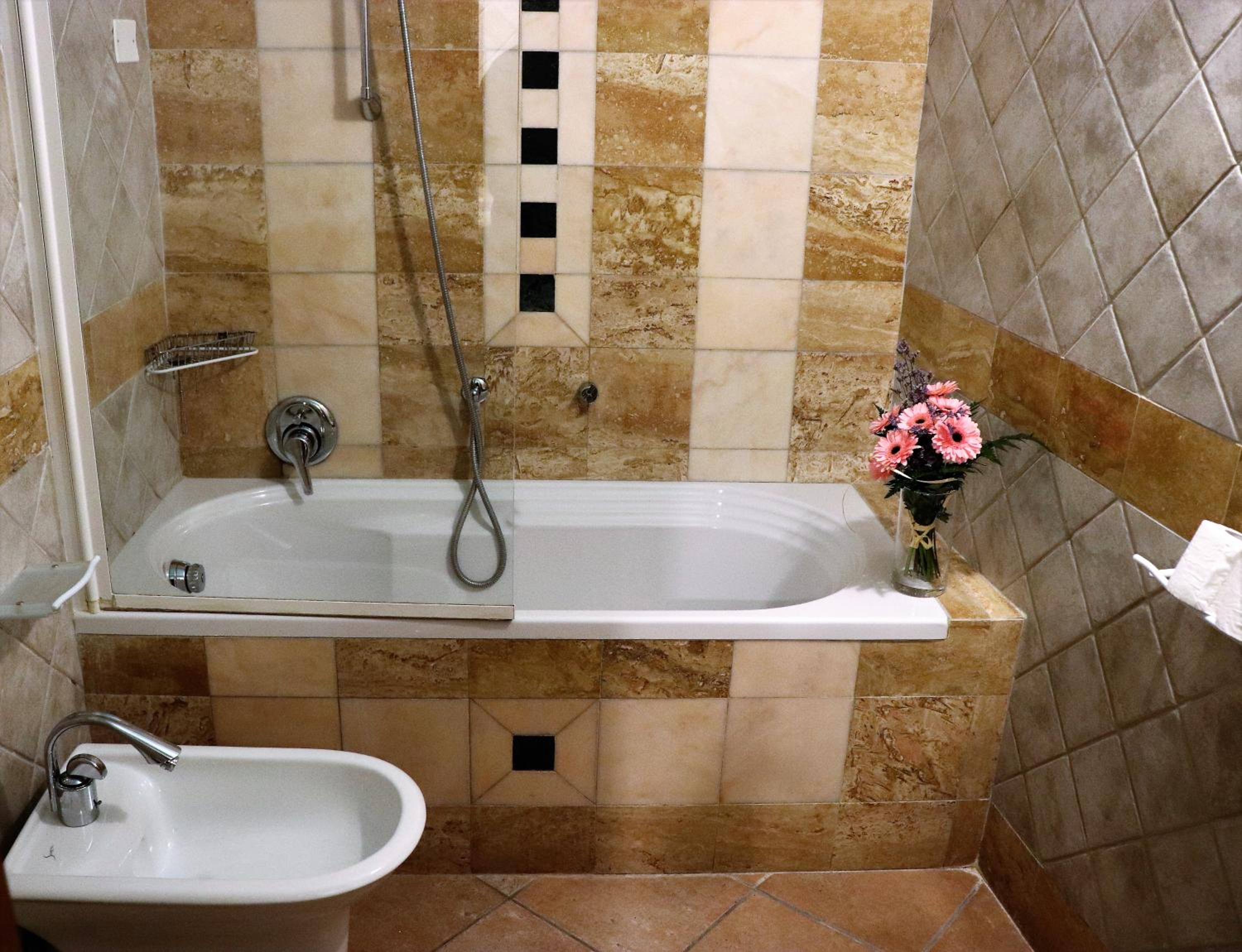 Quadruple Room - Photo 2