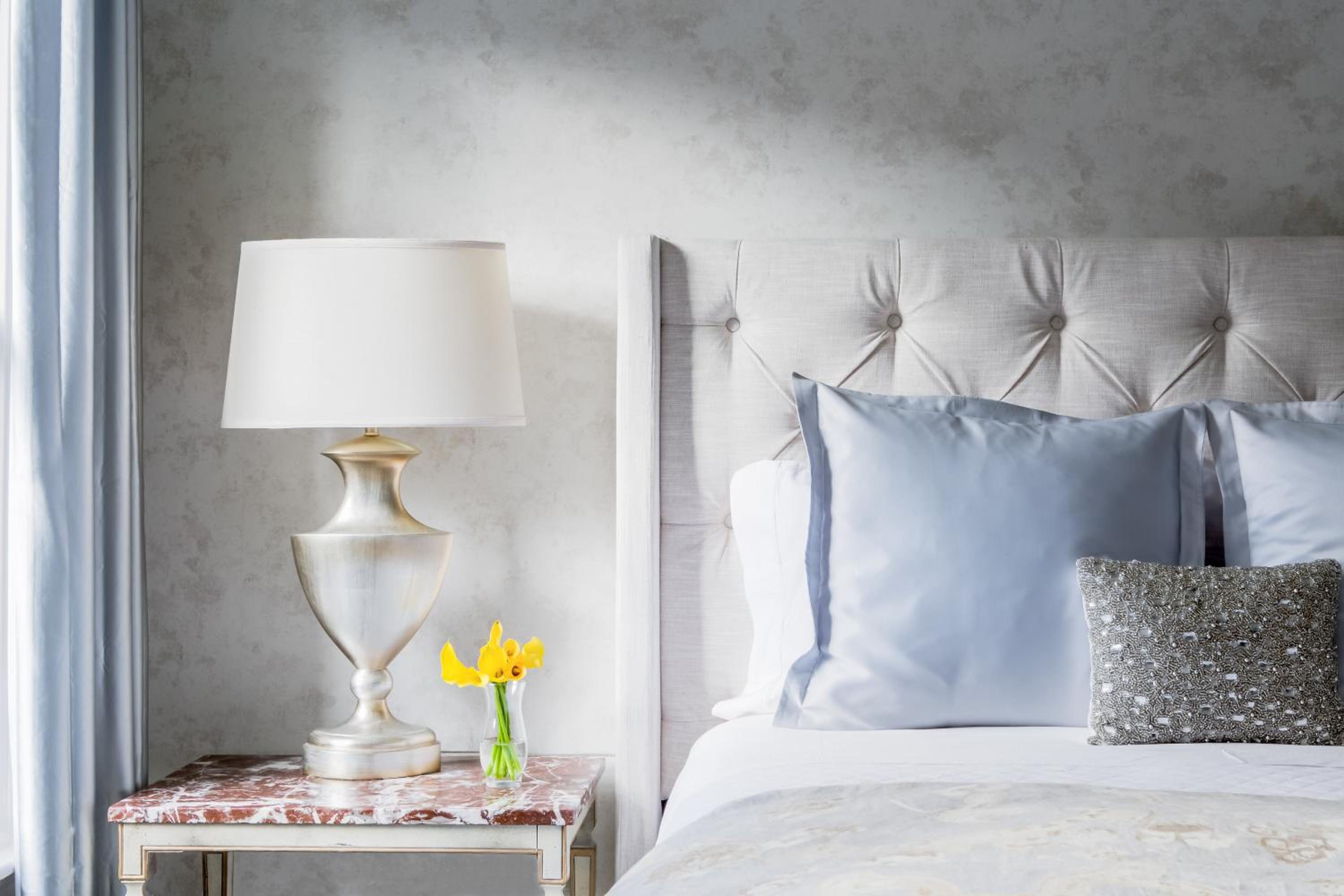 Deluxe Queen Room - Photo 1