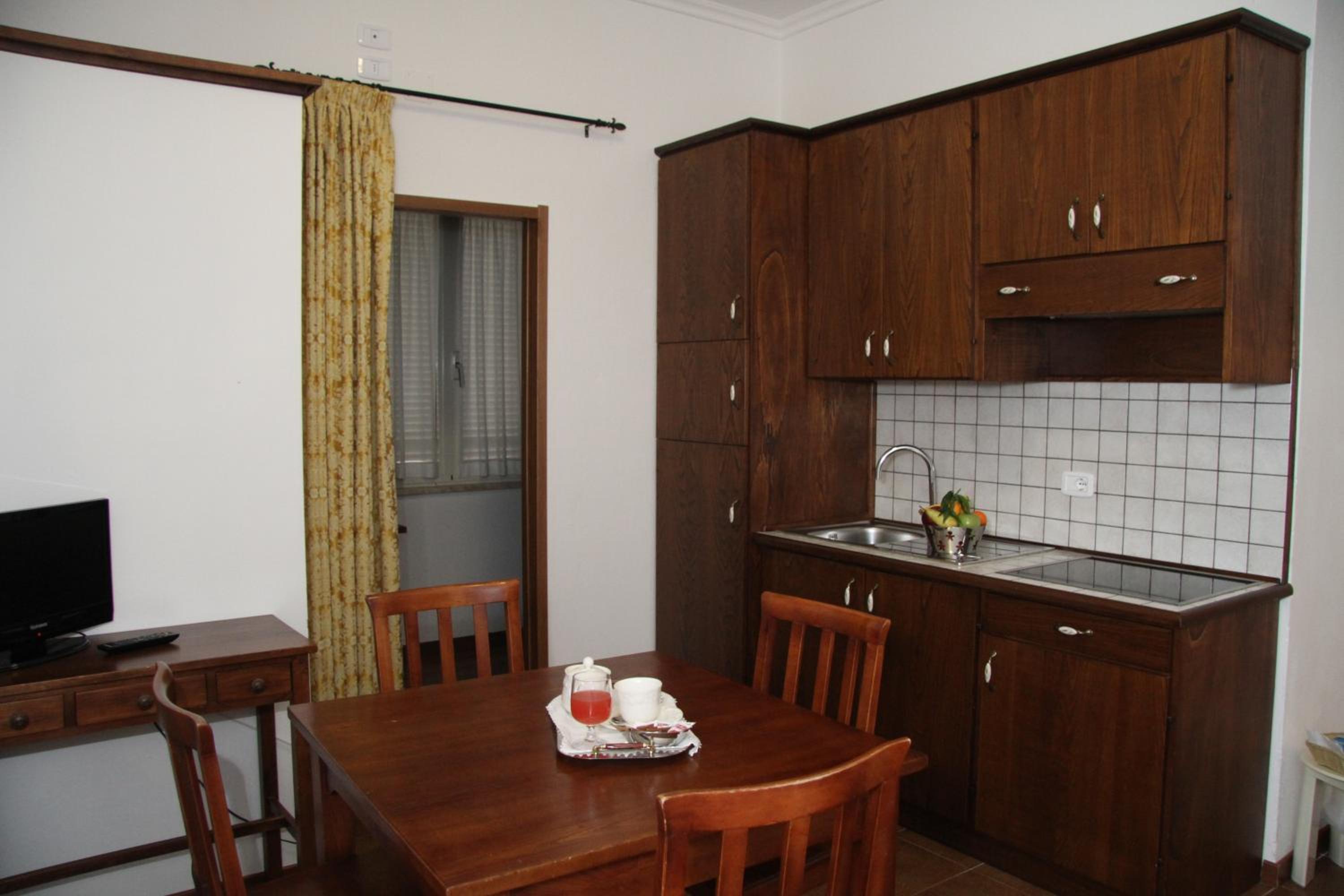 Apartment with Balcony photo 3