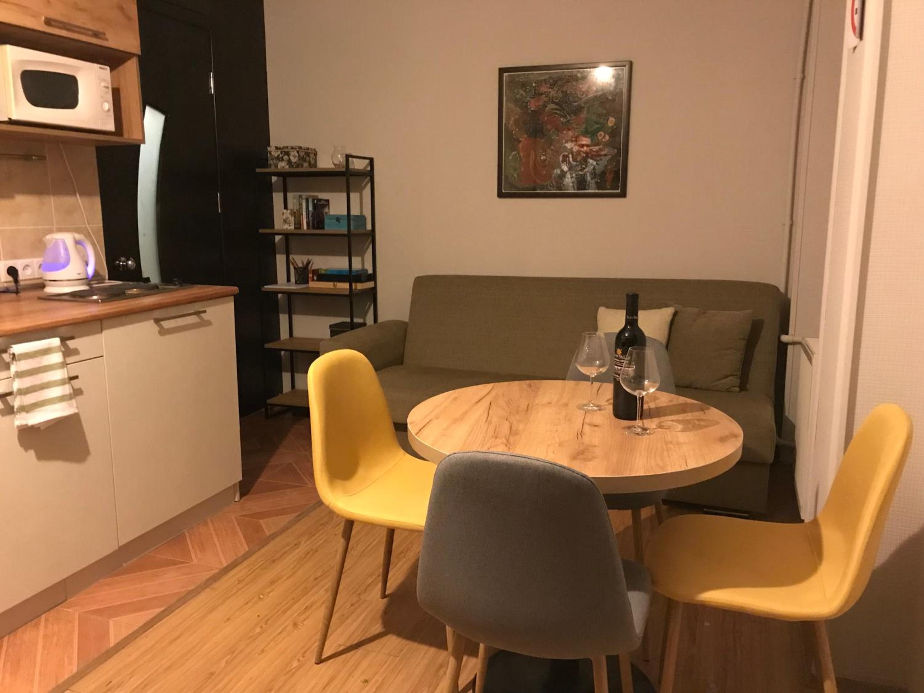 Apartment photo 2