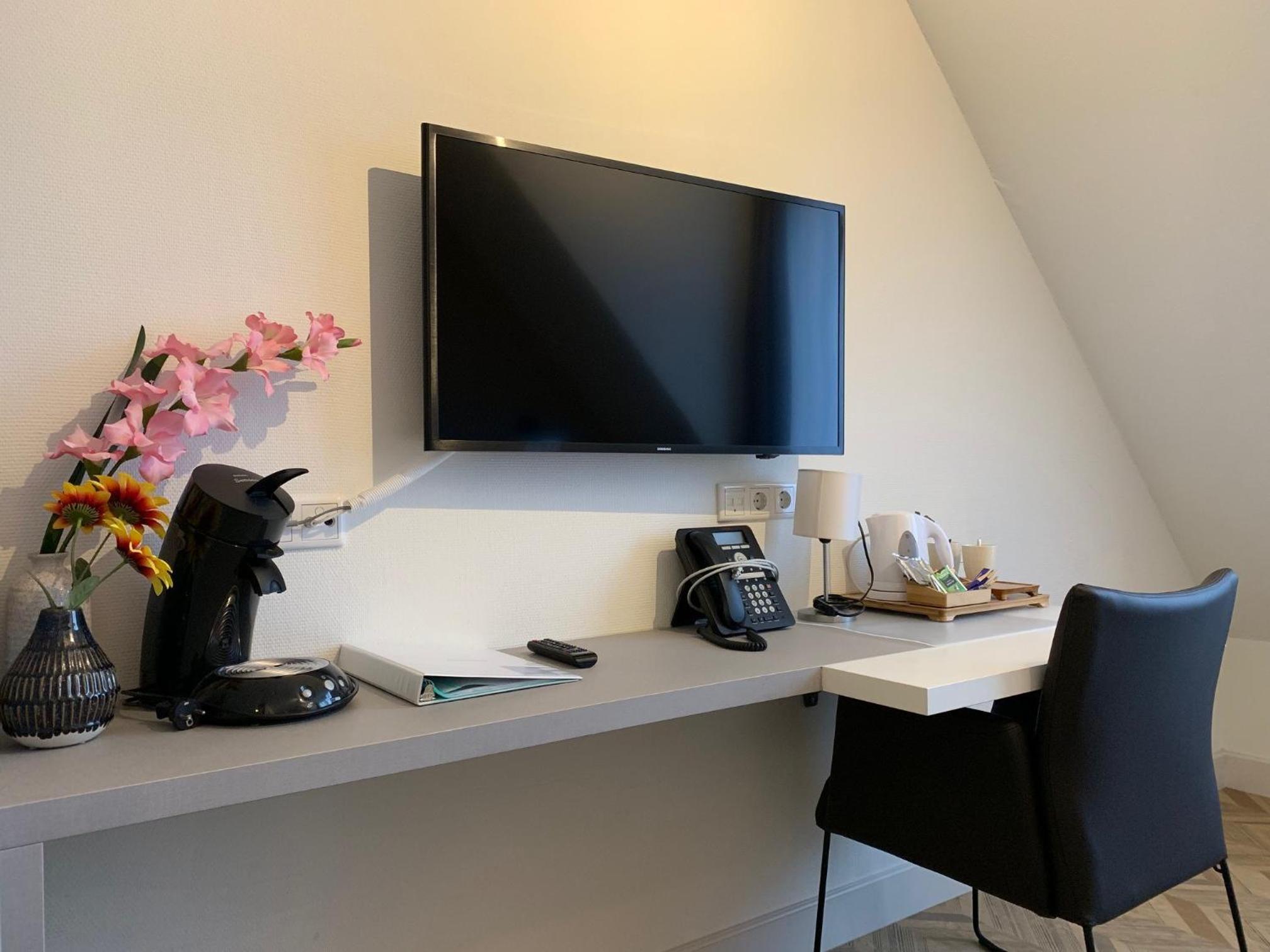 Studio 2 Adults (no pets allowed) photo 3