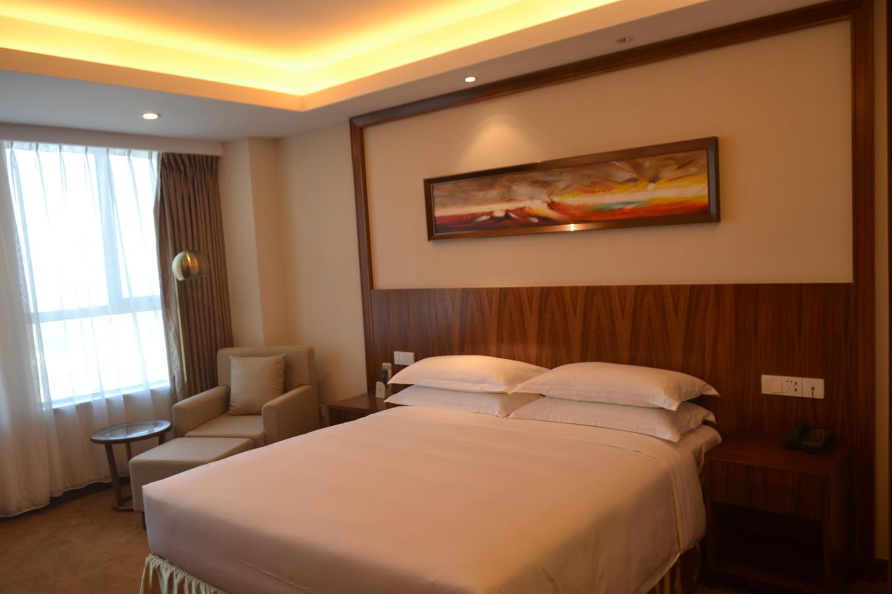 Standard King Room photo 1