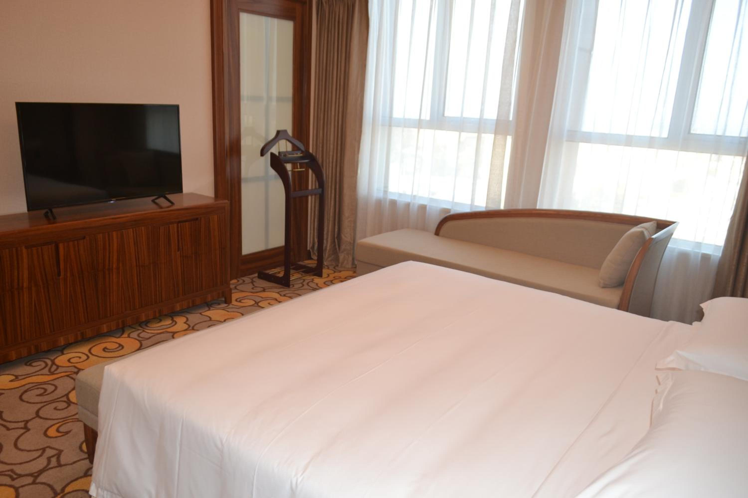 Deluxe Double Room with Bath photo 3