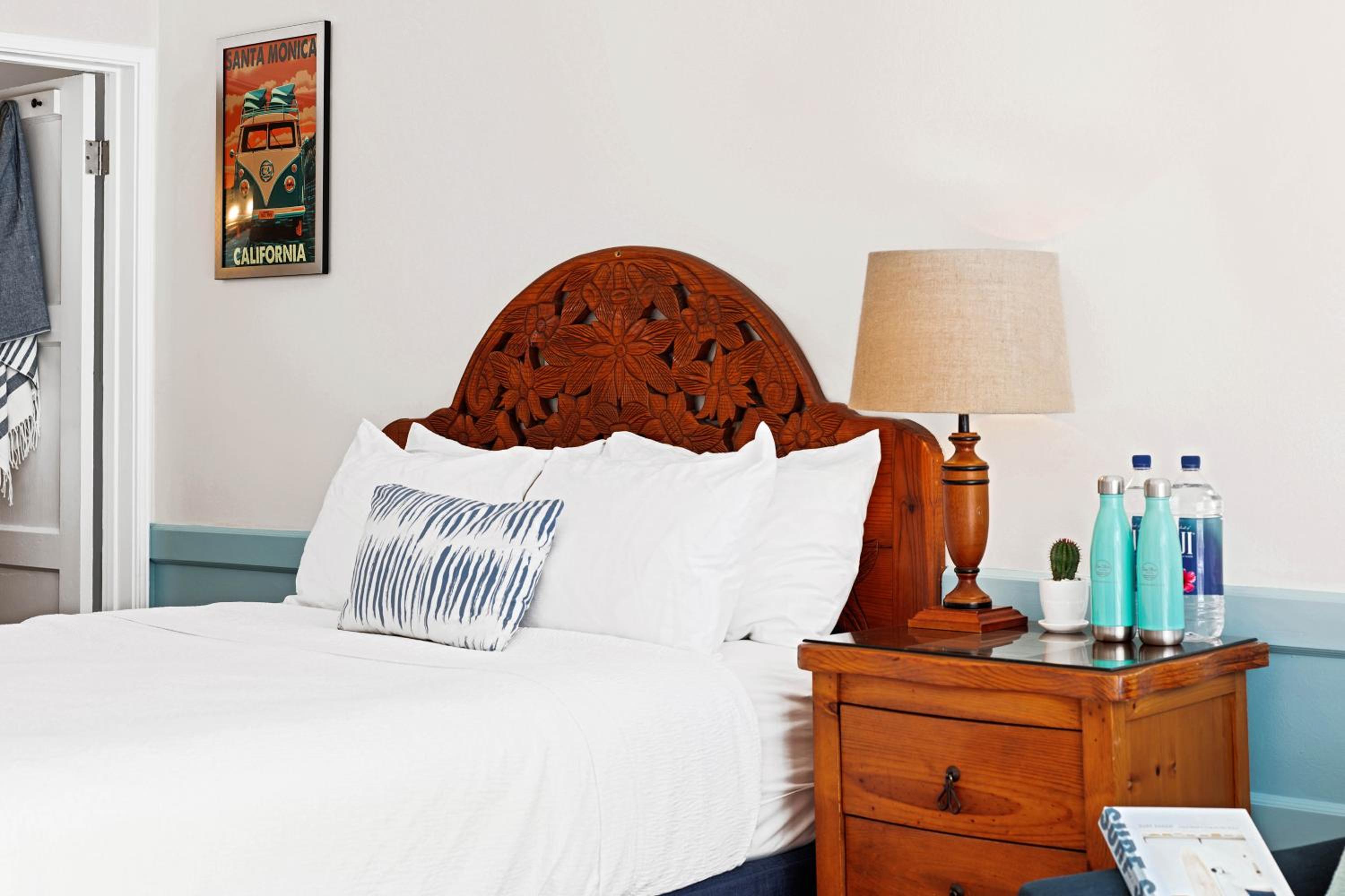Standard King Room photo 3