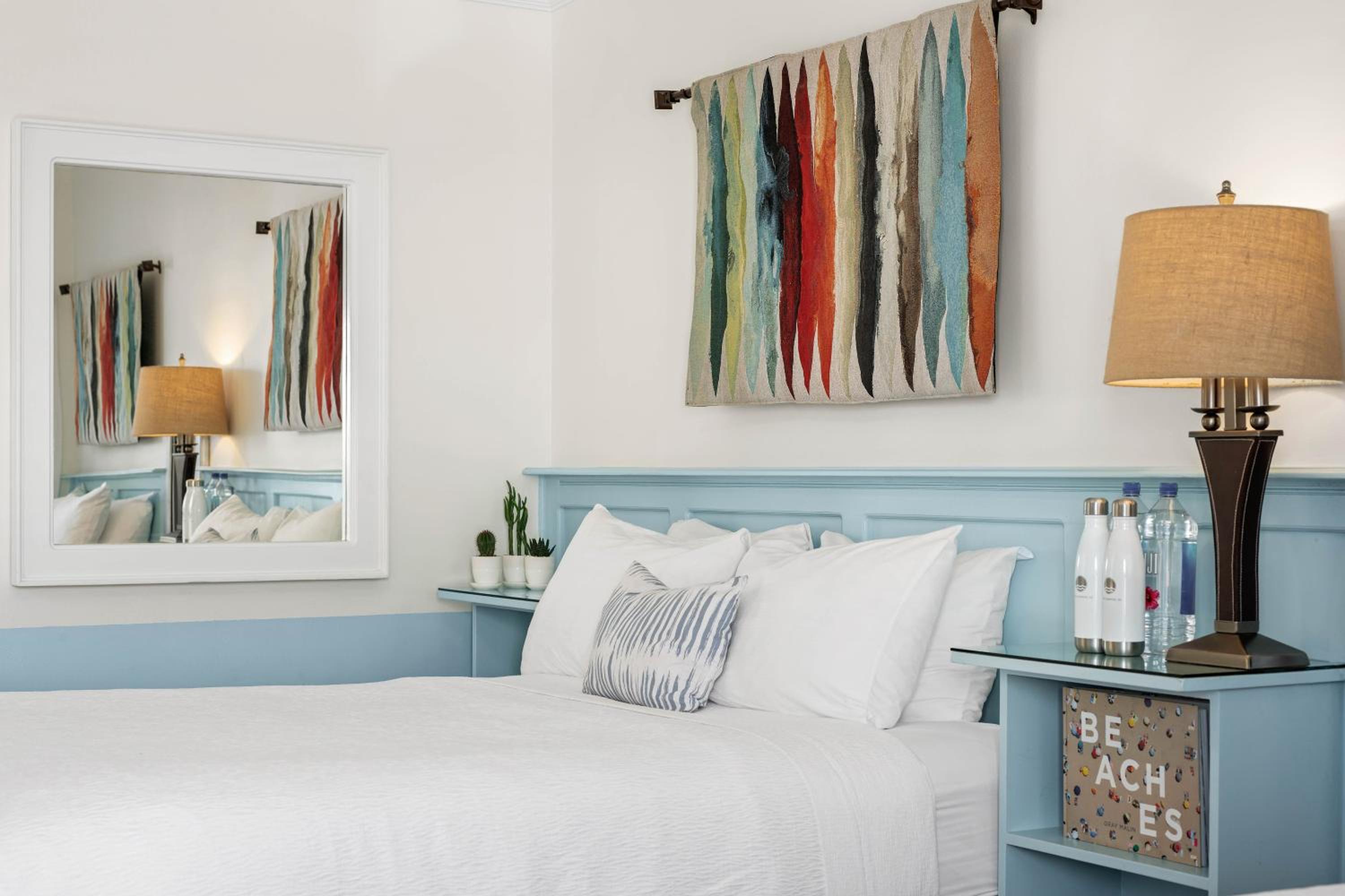 Deluxe Queen Room with Two Queen Beds photo 3