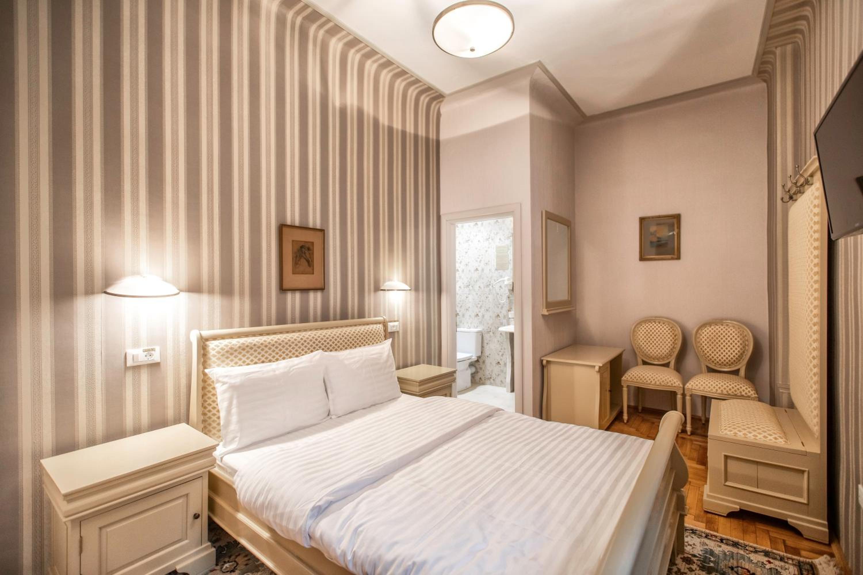 Standard Room - Photo 1