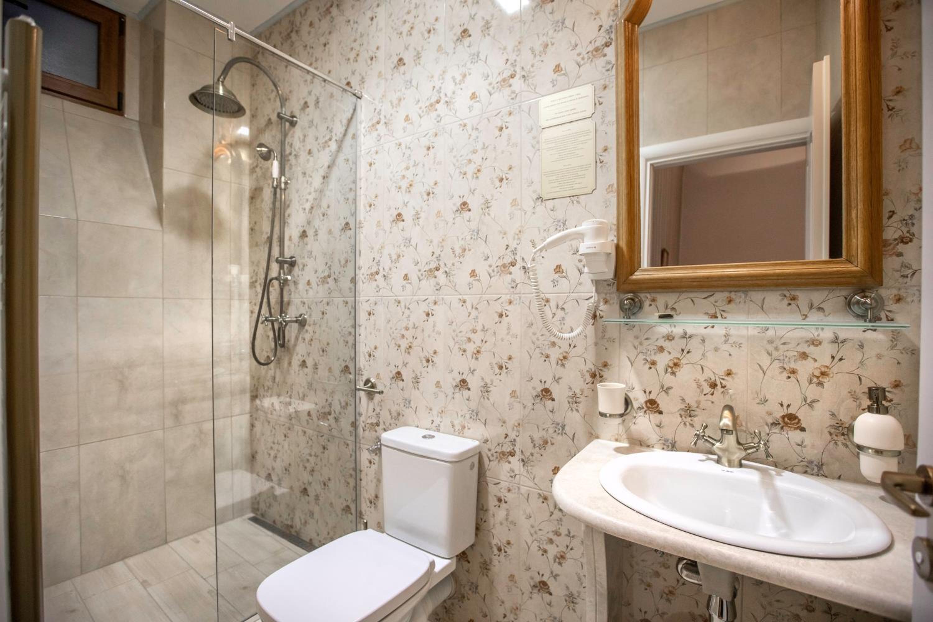 Standard Room - Photo 2