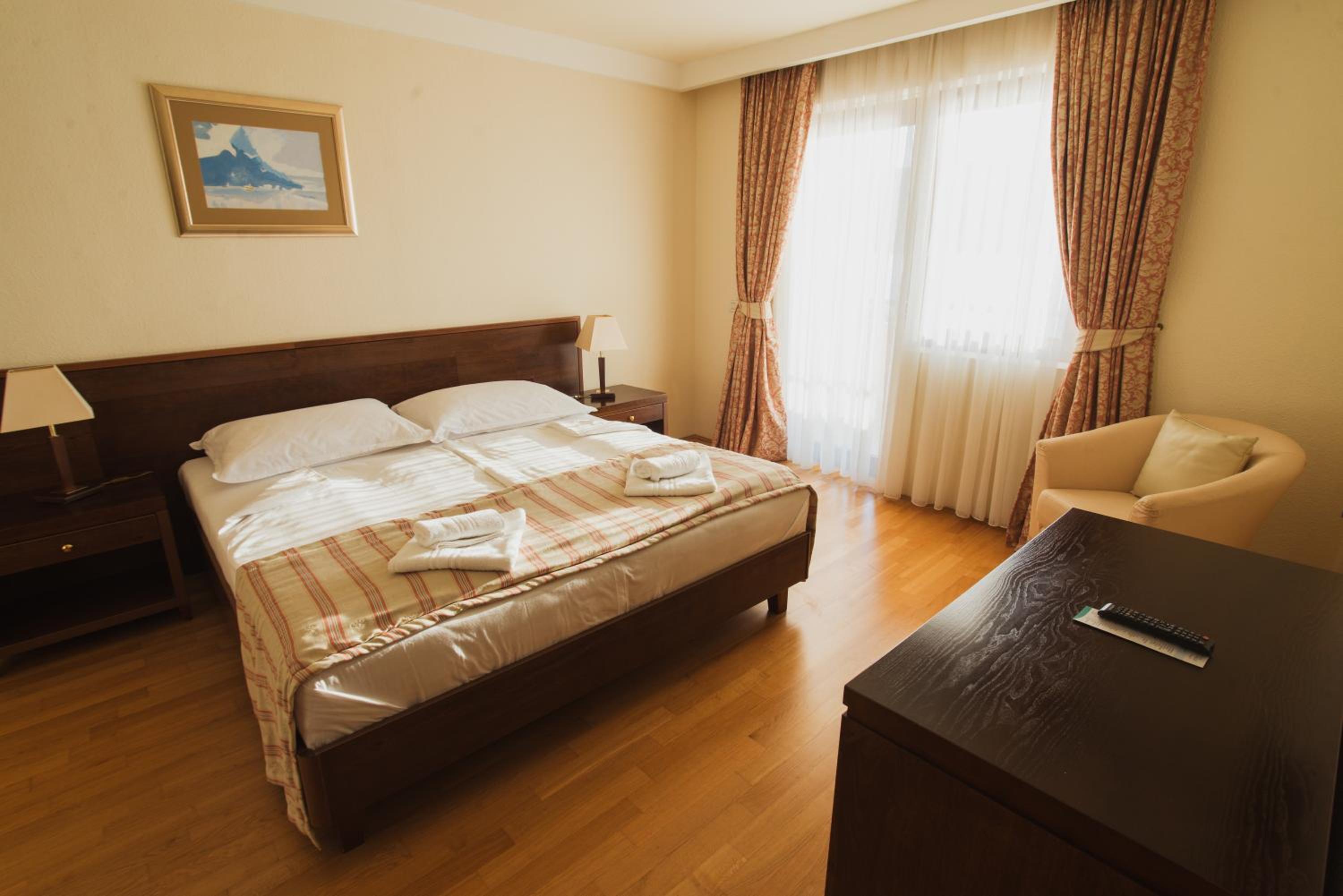 Junior Suite with Balcony and Sea View - Photo 2