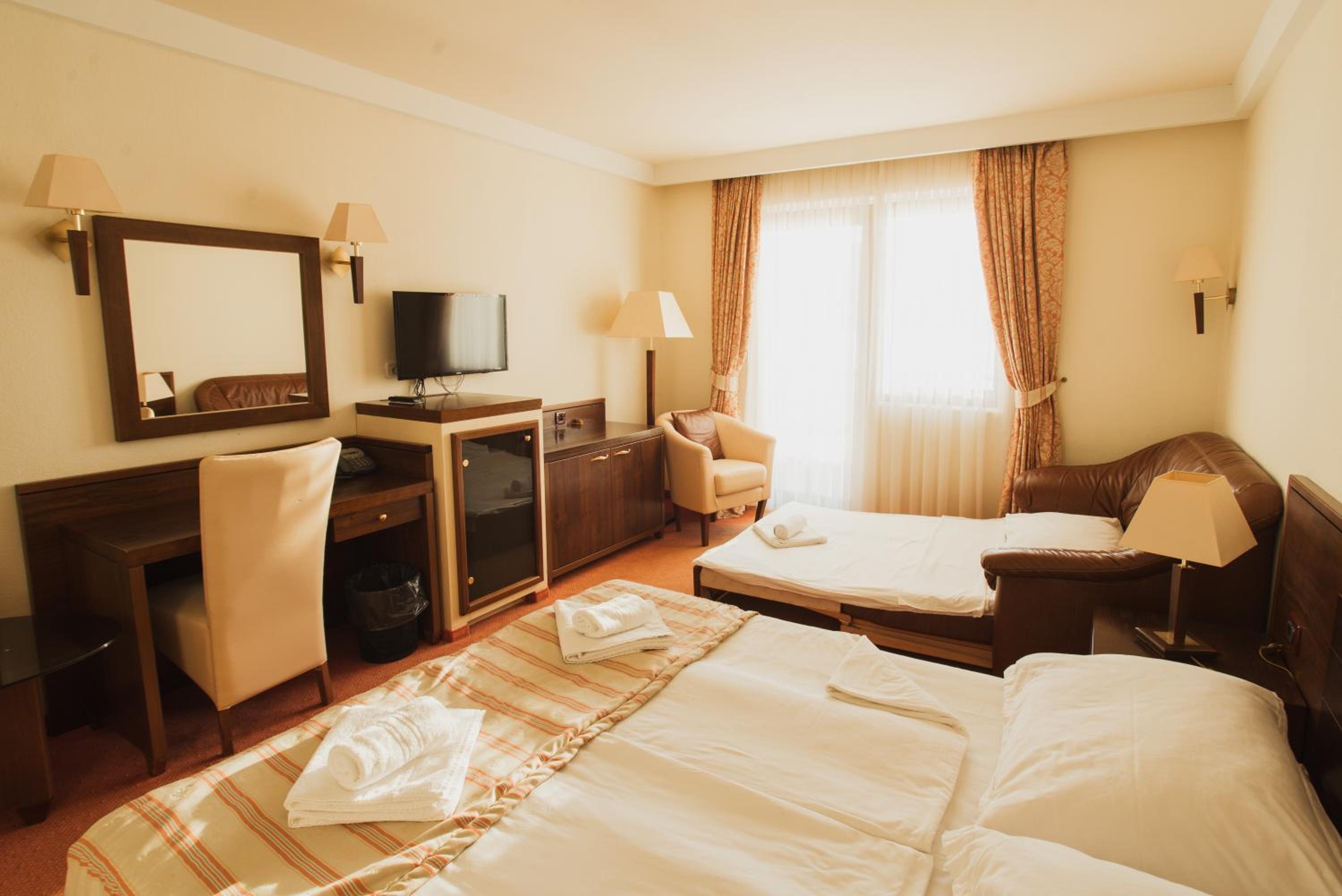 Family Room with Balcony and Sea View - Photo 4