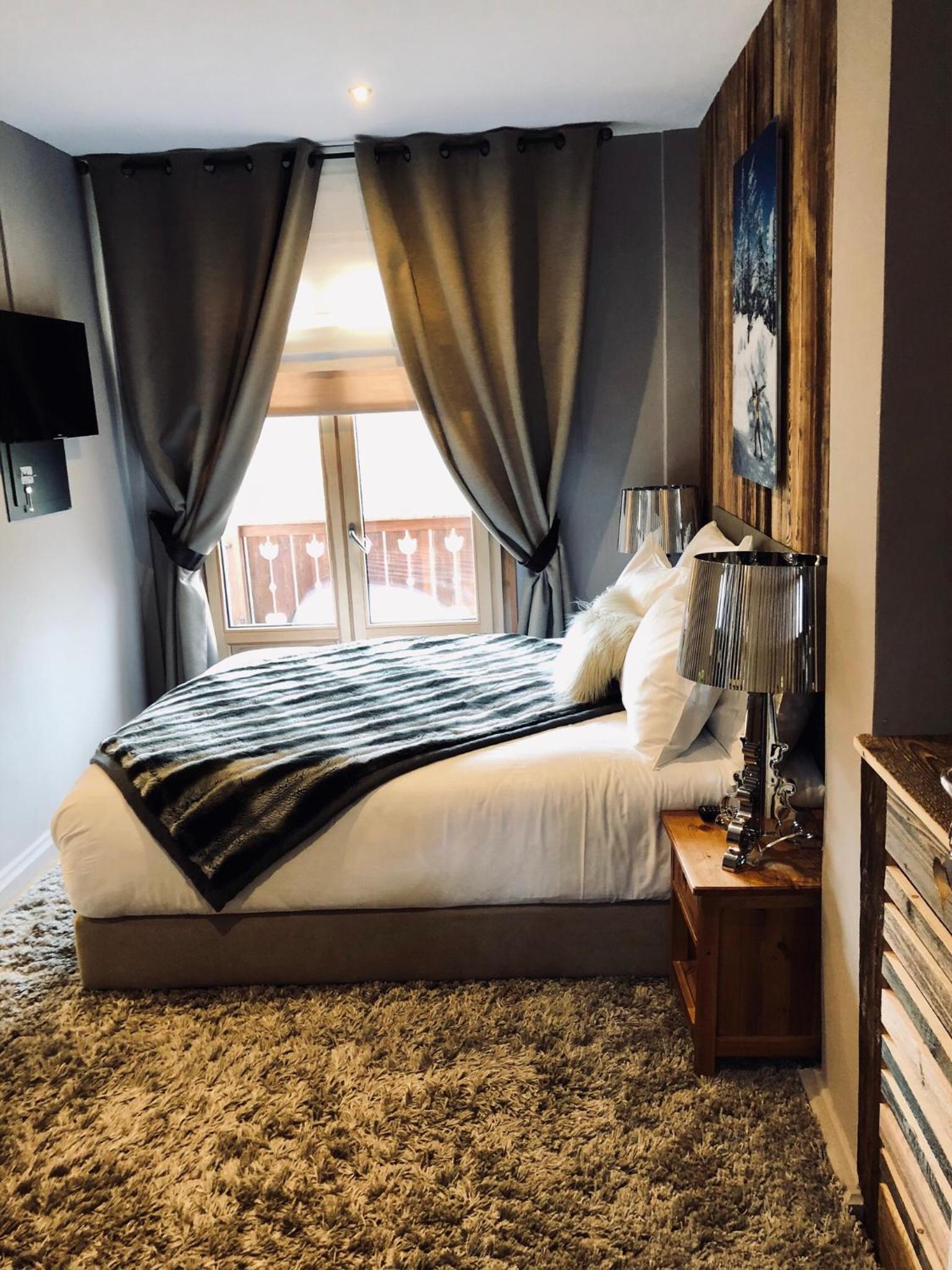 Deluxe Room - Photo 7