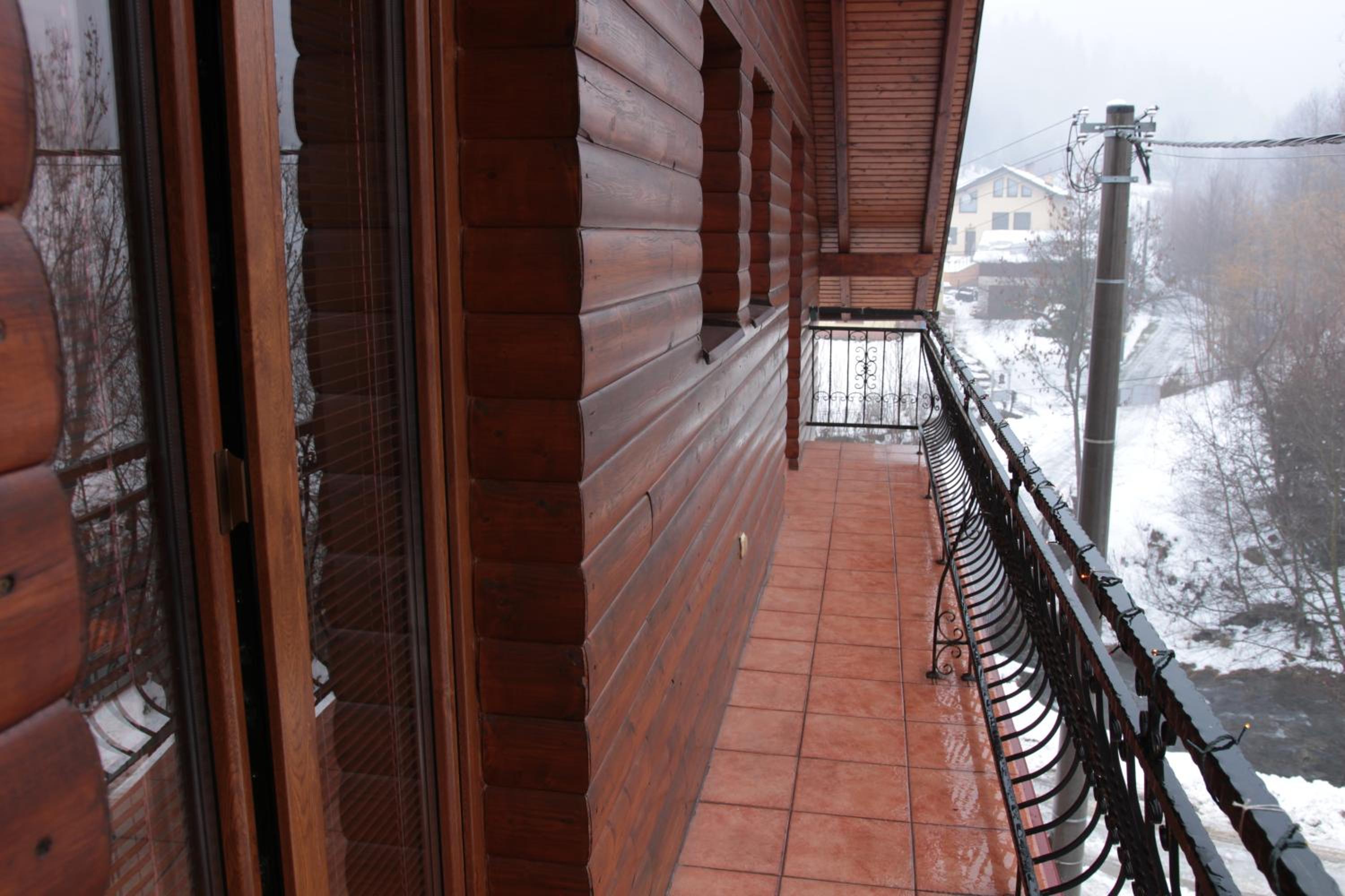 Apartment With Balcony photo 2