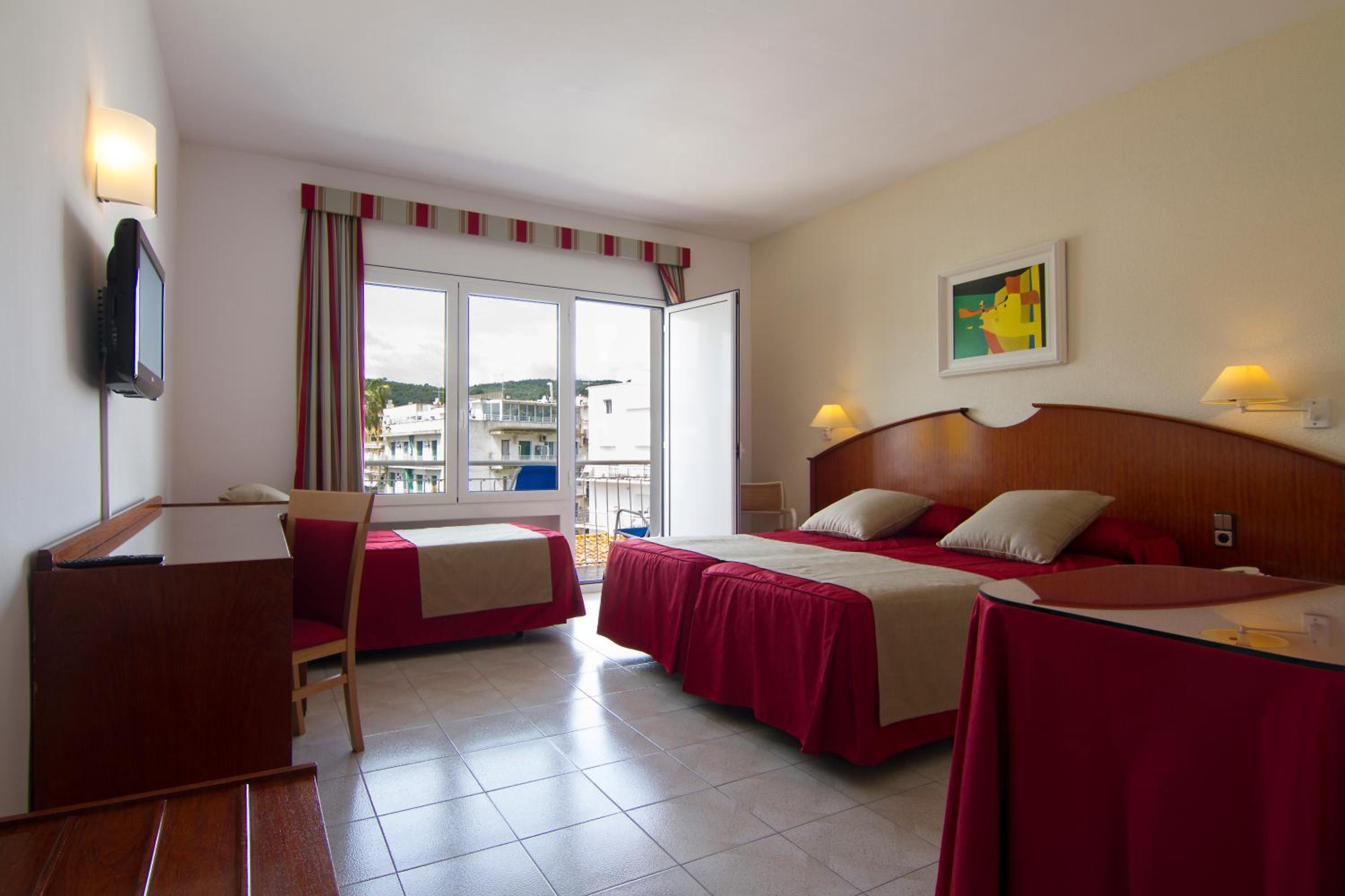 Habitación triple (2 adultos + 1 niño)