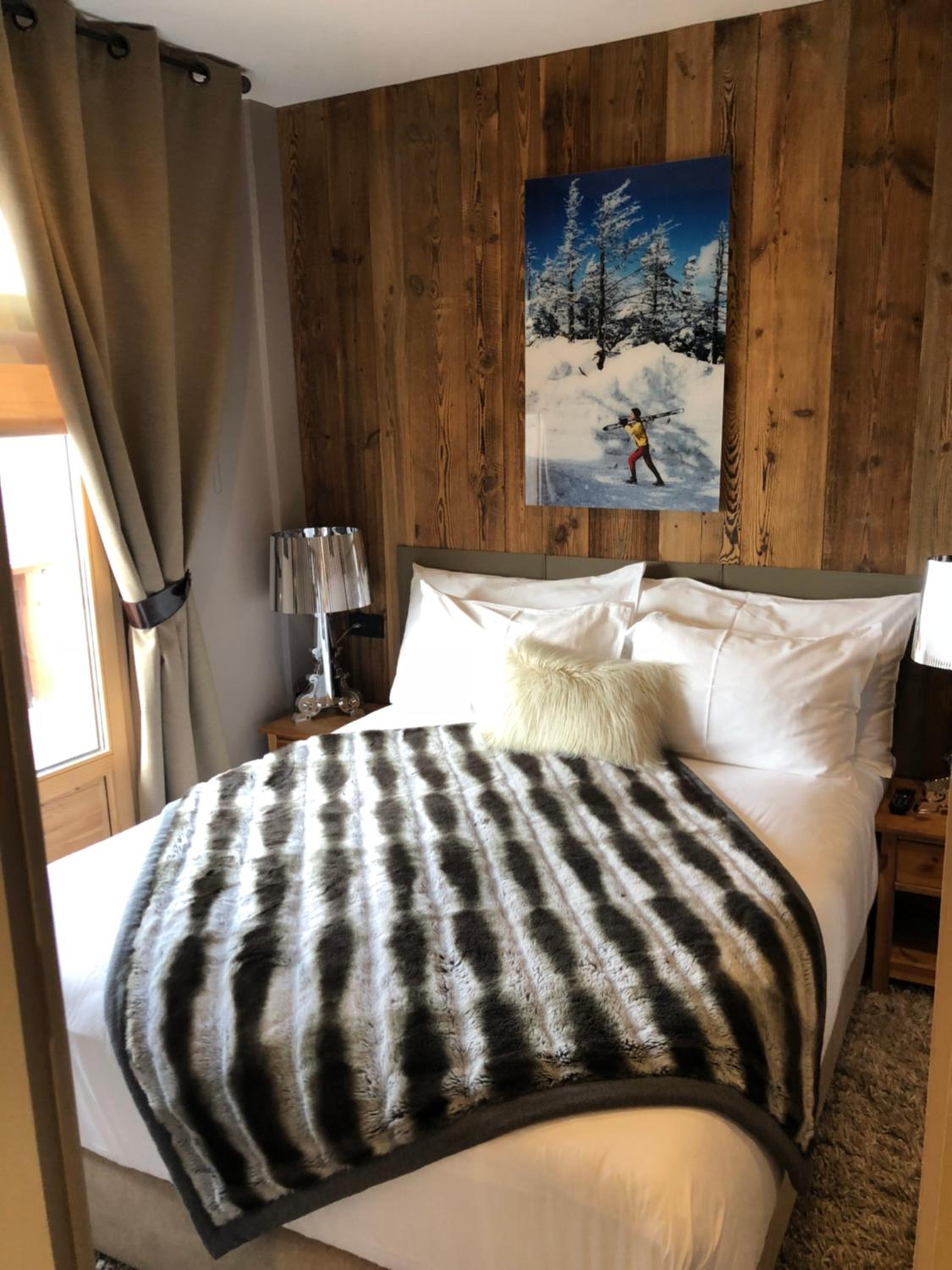Deluxe Room - Photo 6