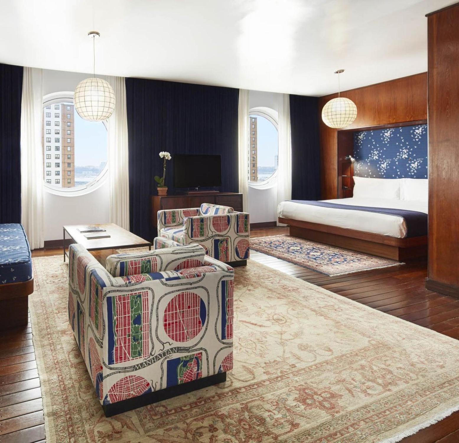 Junior Penthouse photo 2