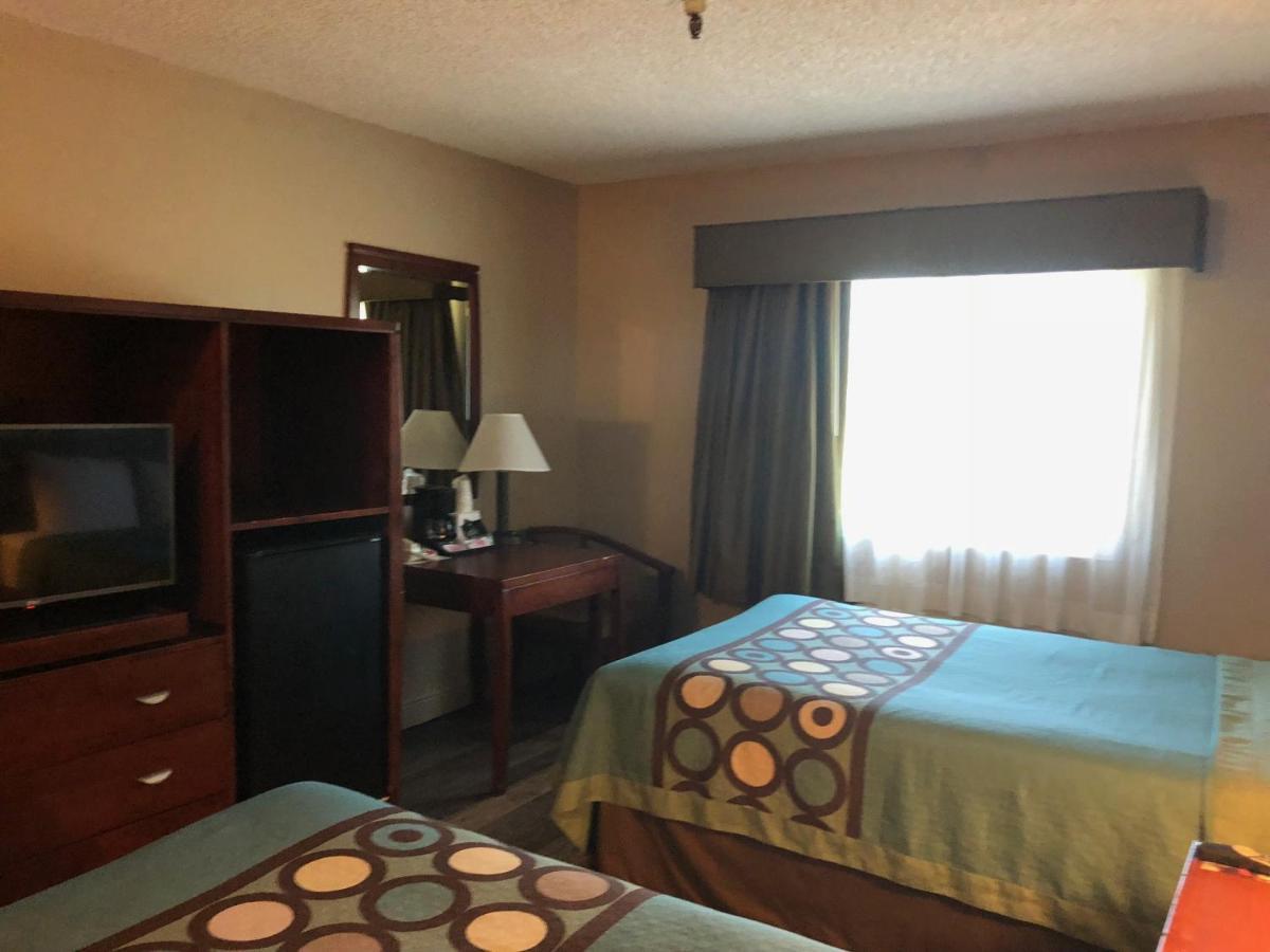 Double Room with Two Double Beds - Non-Smoking photo 3