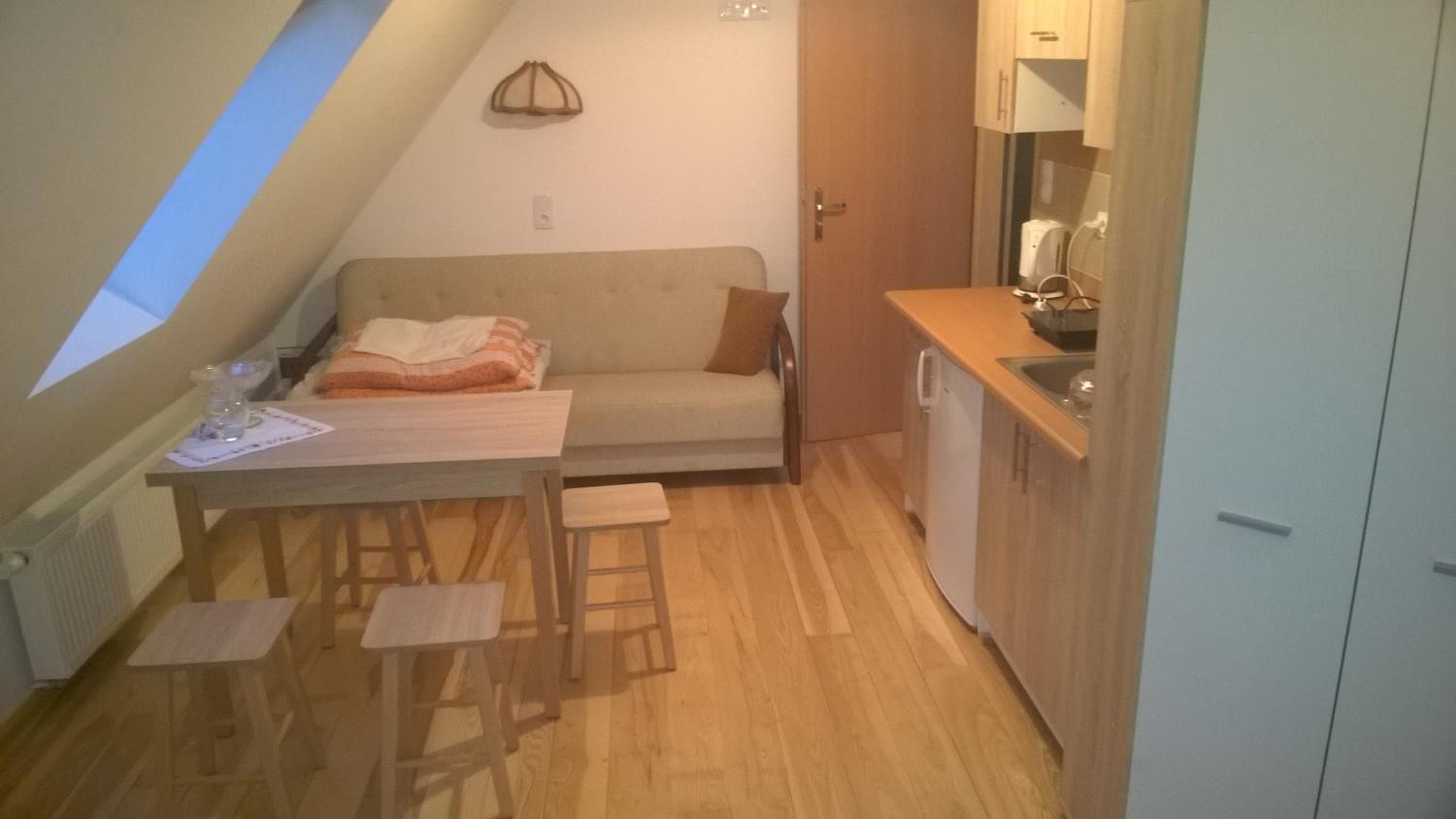 Family Room with Private Bathroom photo 1