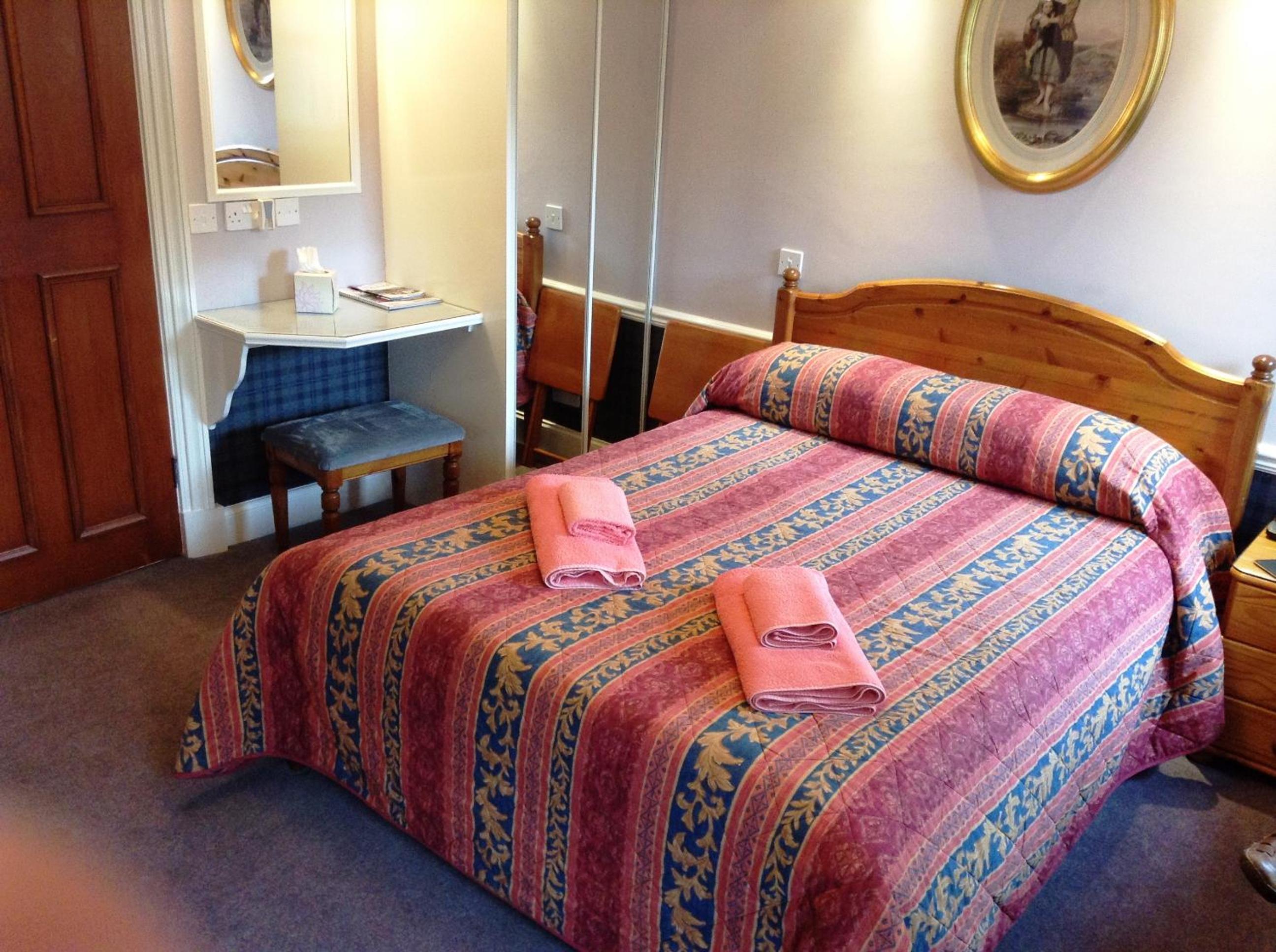 Family Room (2 Adults + 2 Children)