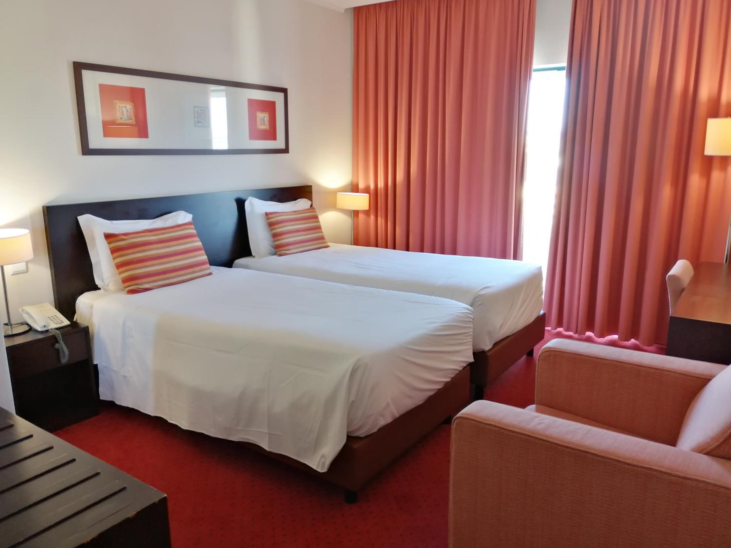 Twin Room - Photo 4