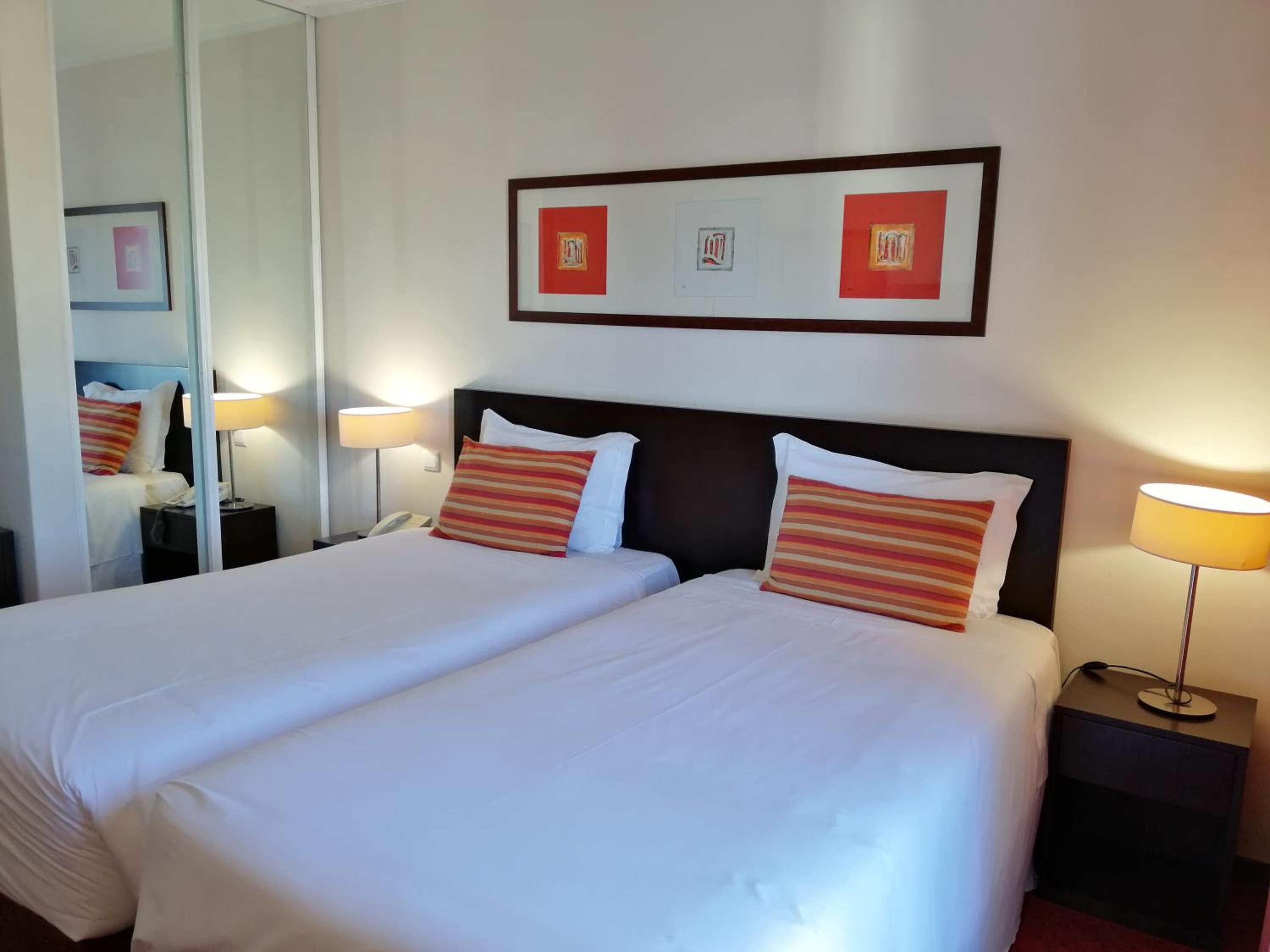 Twin Room - Photo 2