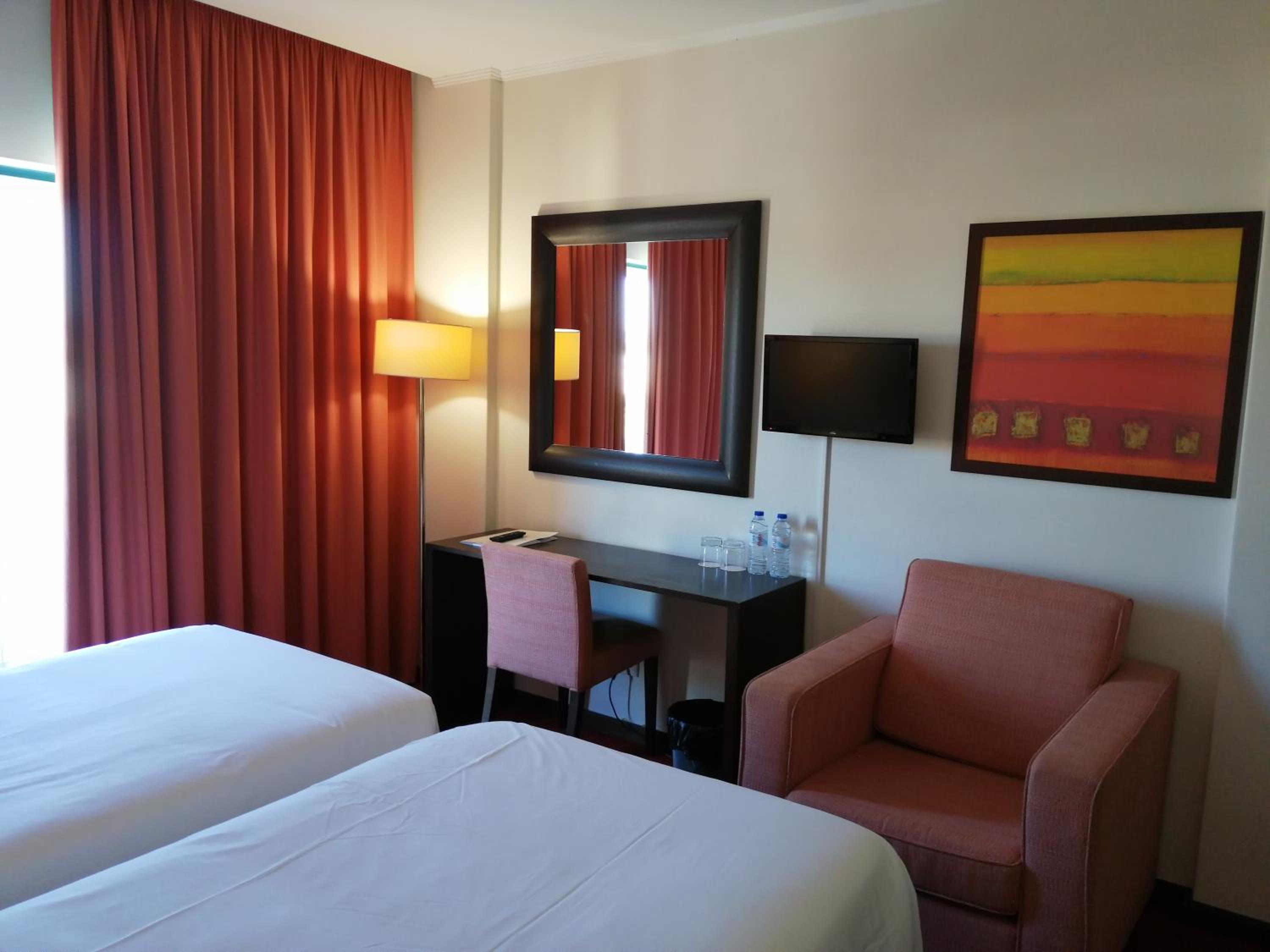 Twin Room - Photo 5