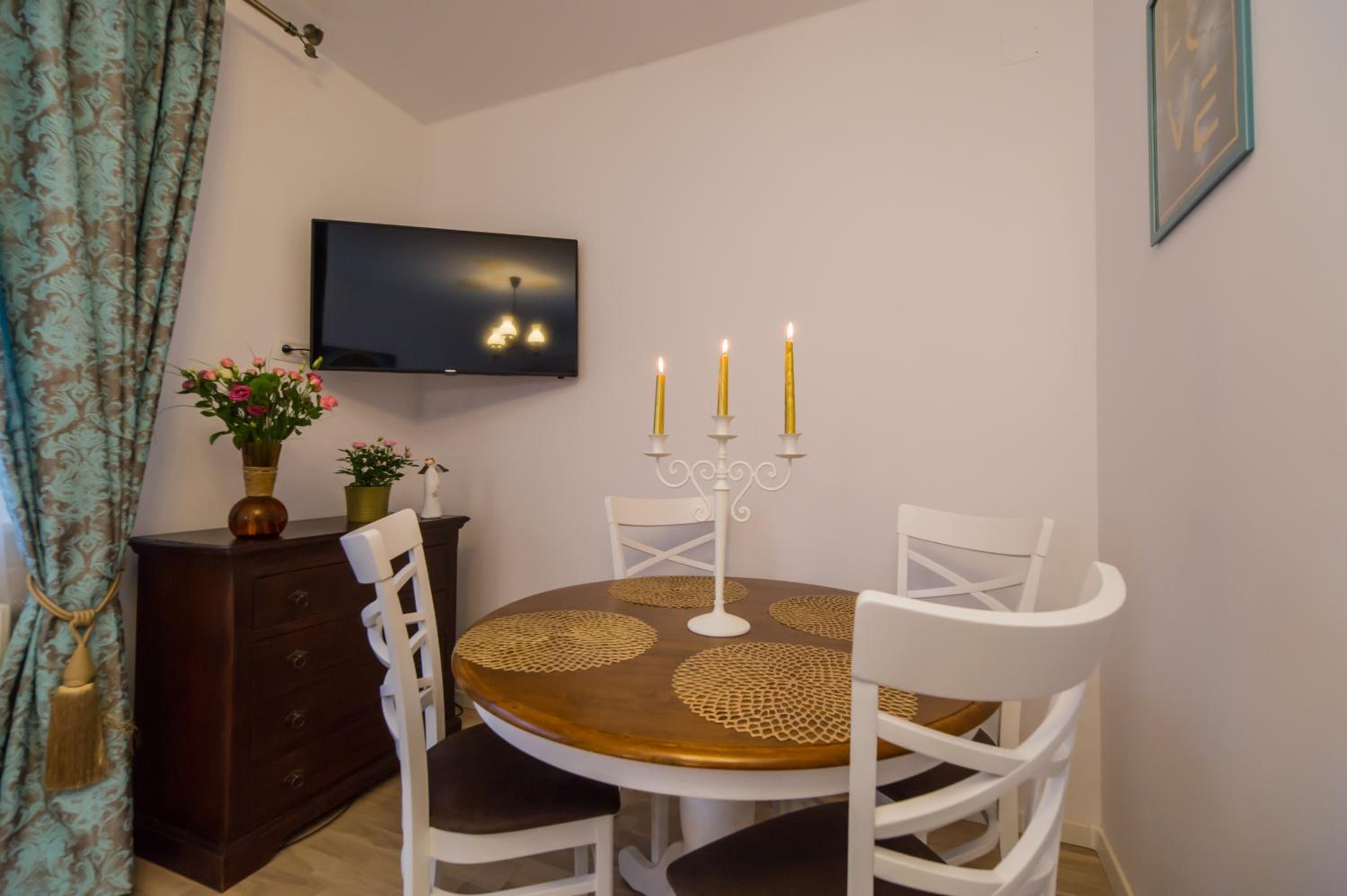 Apartment with Mountain View - Photo 26