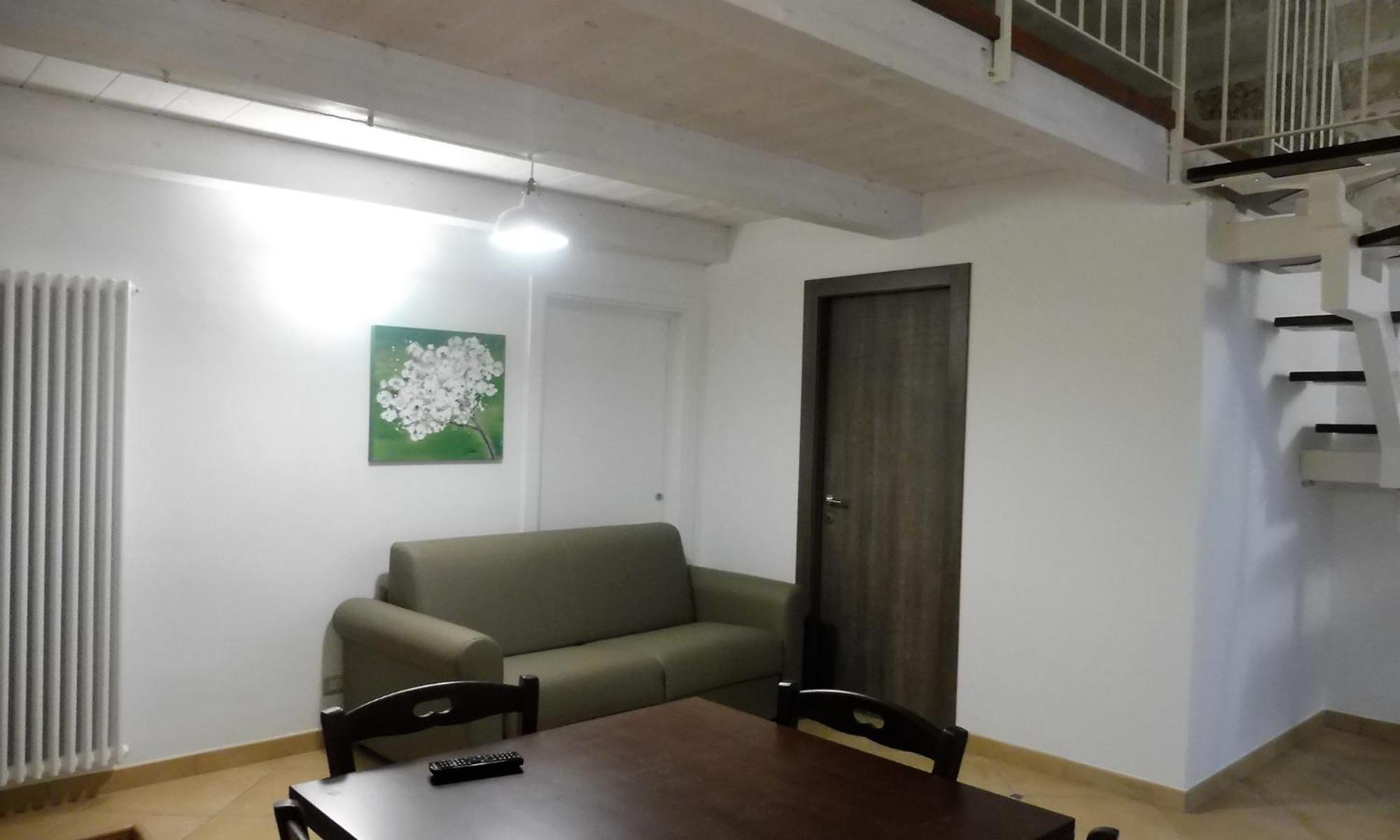 Apartment with Balcony - Photo 4