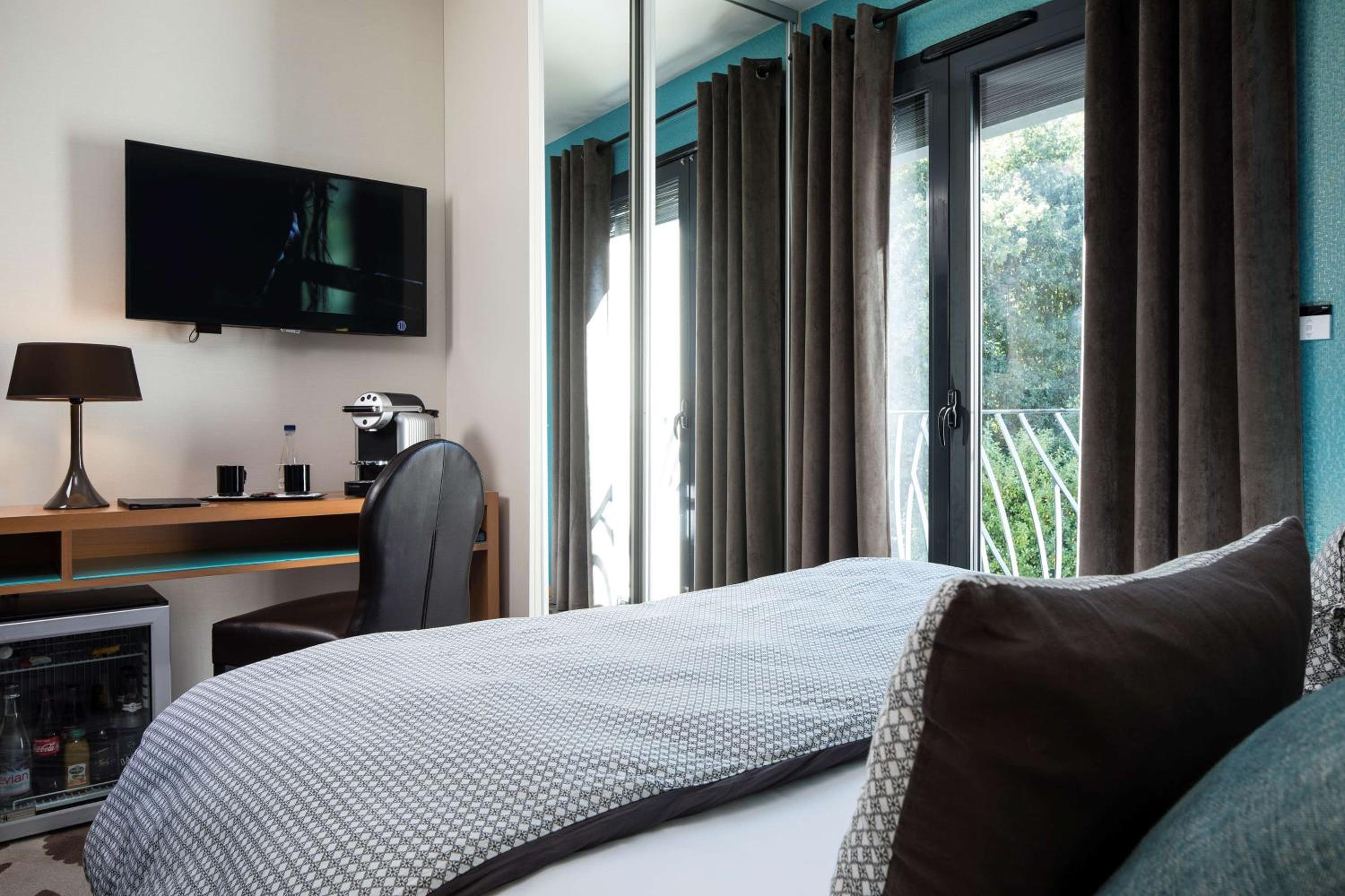 Prestige King Room - Non-Smoking photo 1