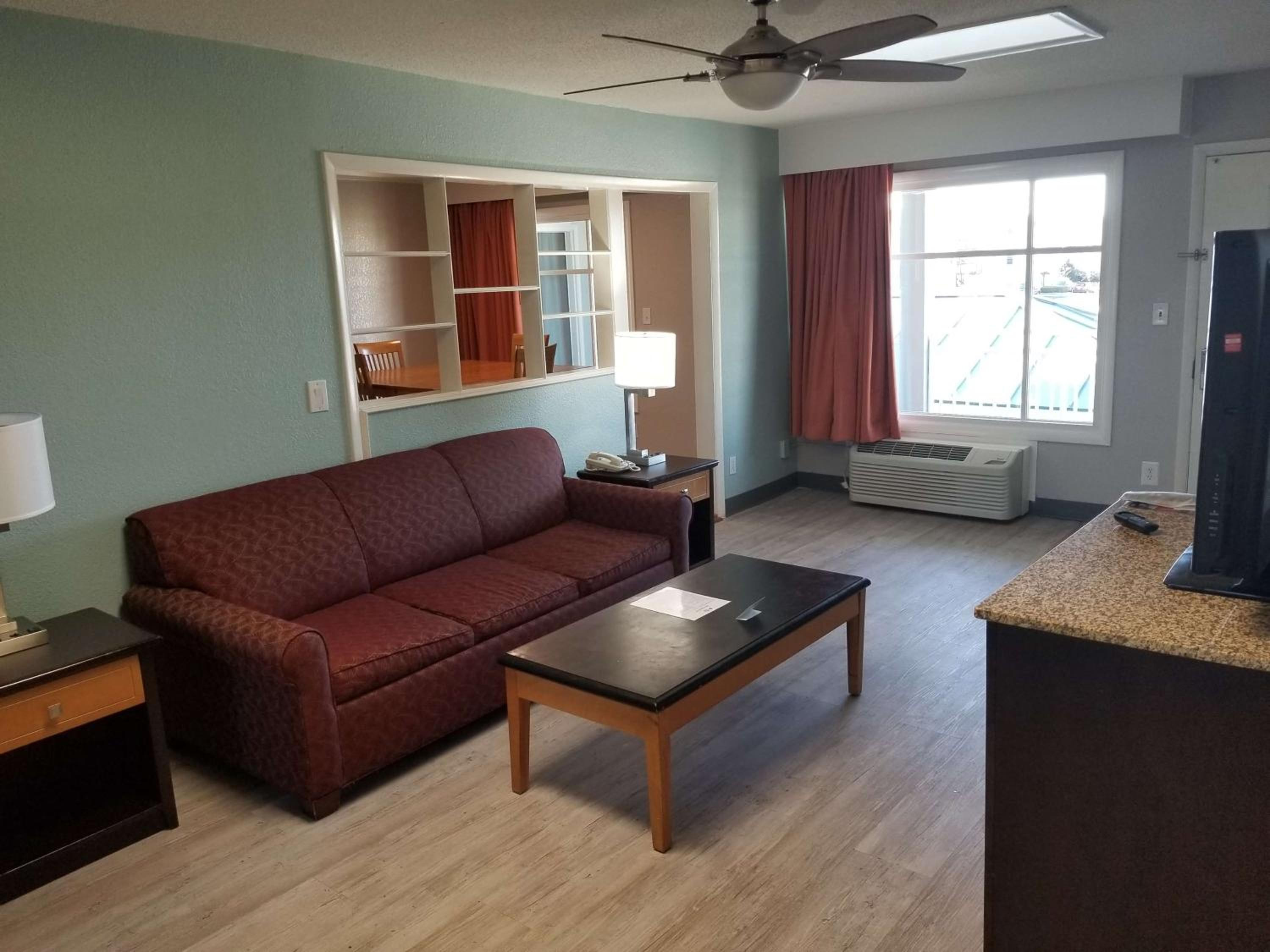 Two-Bedroom Apartment with Two King Beds and Sofa Bed - Photo 6