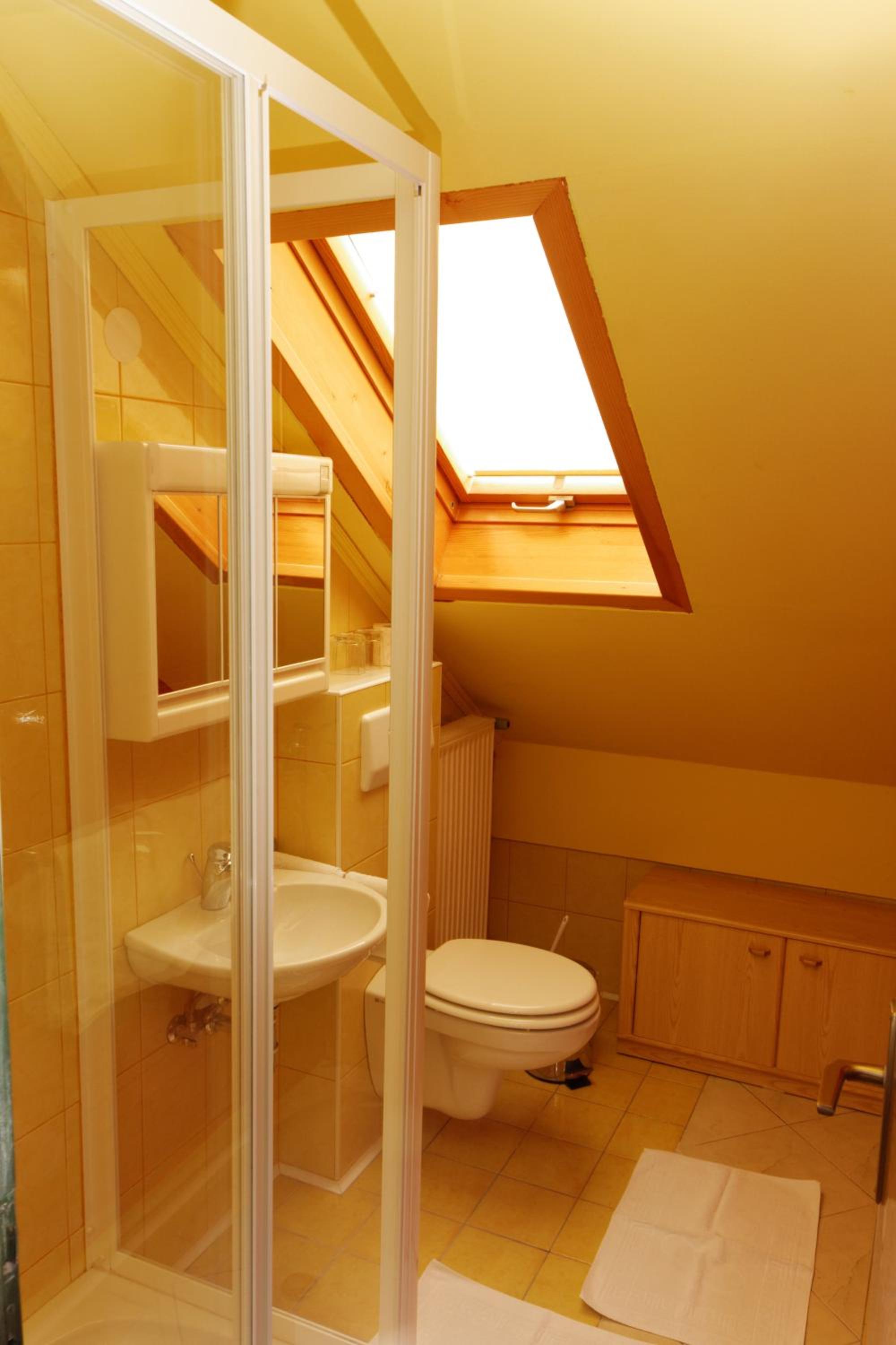Double Room - Photo 7