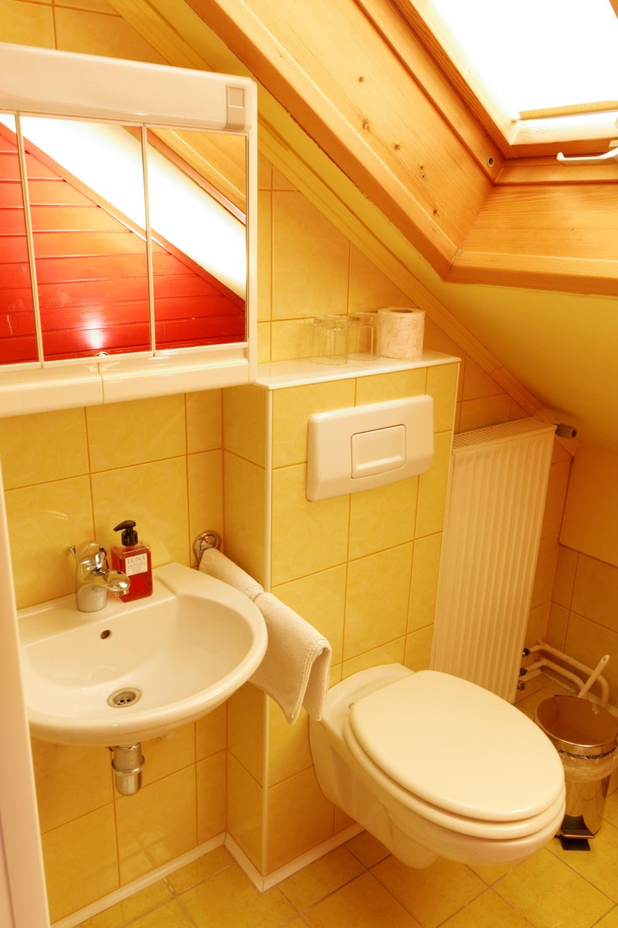 Double Room - Photo 6