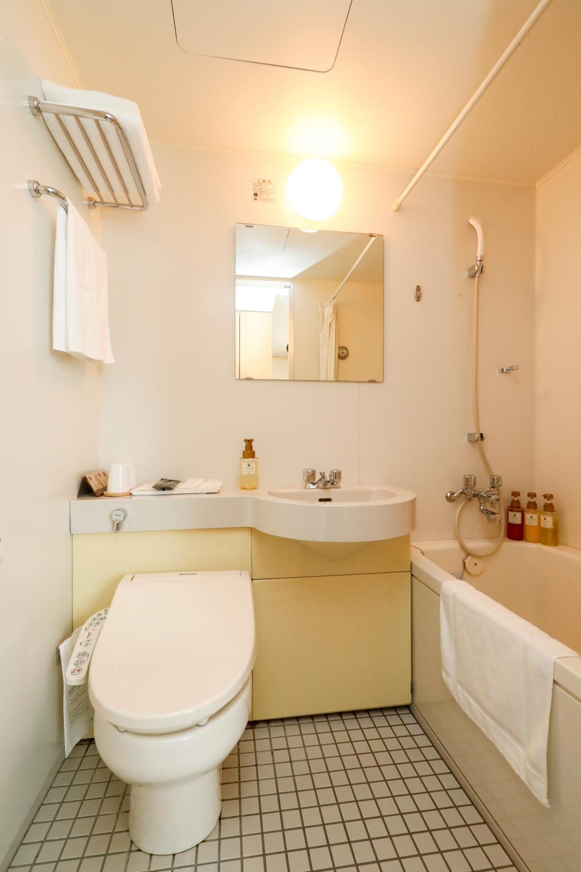 Twin Room - Photo 2