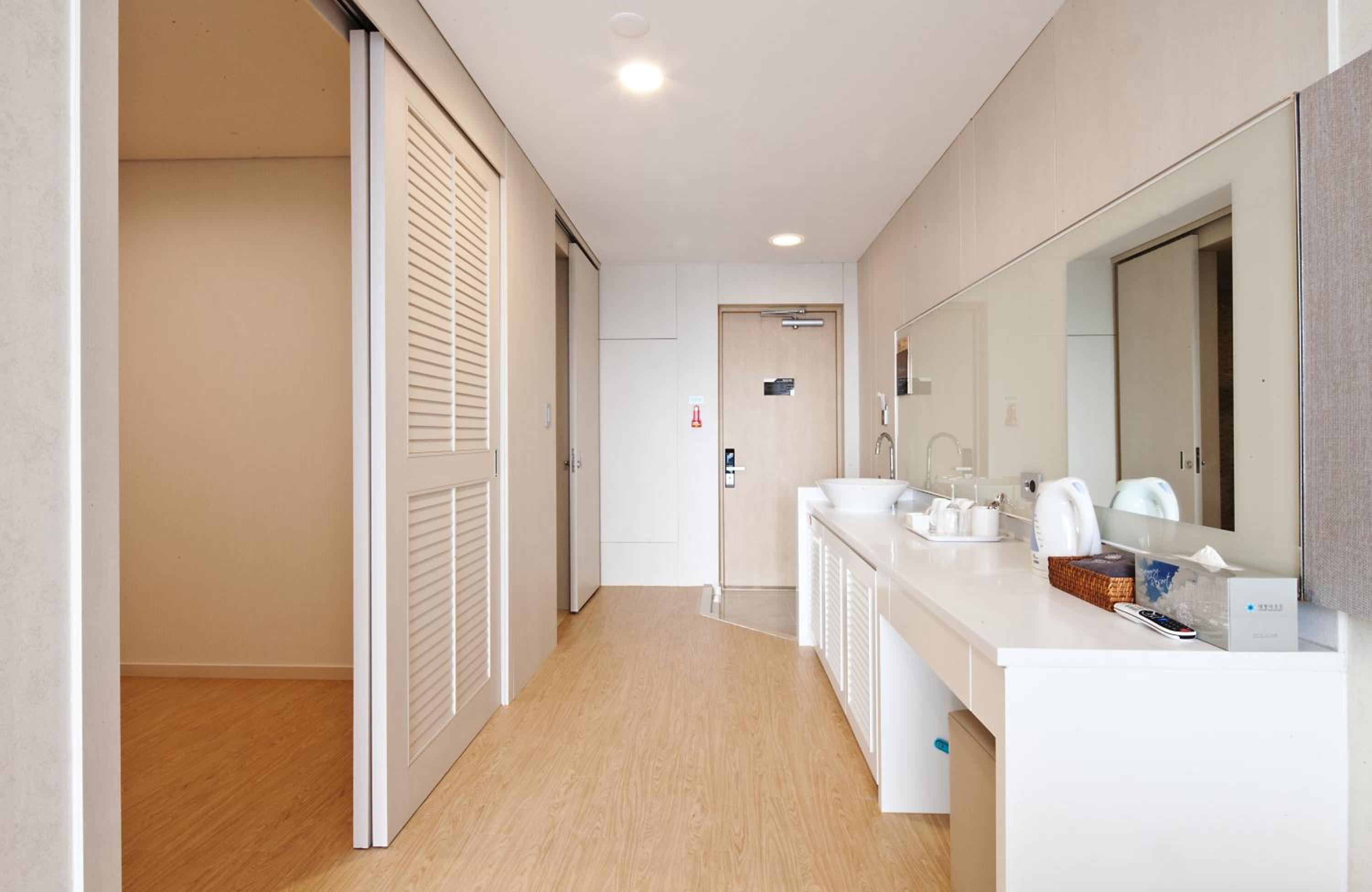 Family - Twin Room (Without Kitchenette)