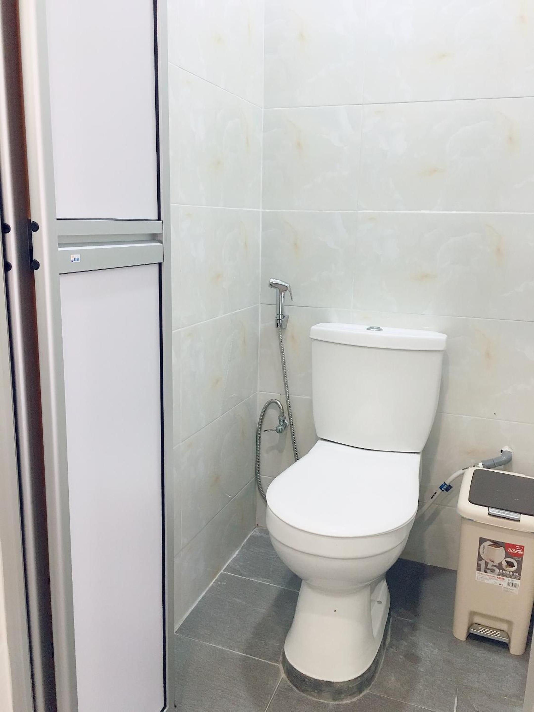 Single Room with Shared Bathroom