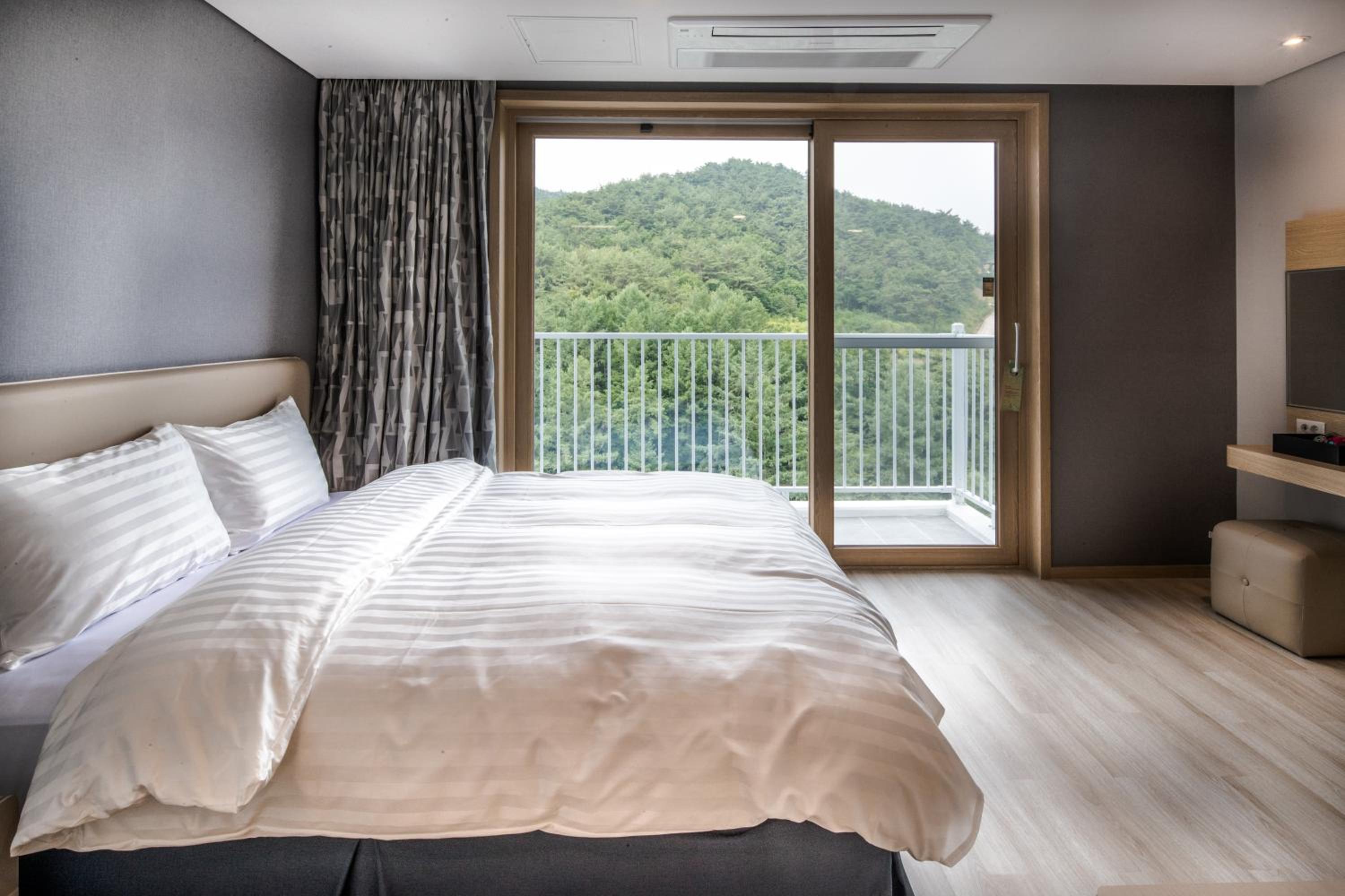 Family - Double Room(With Kitchenette) photo 2