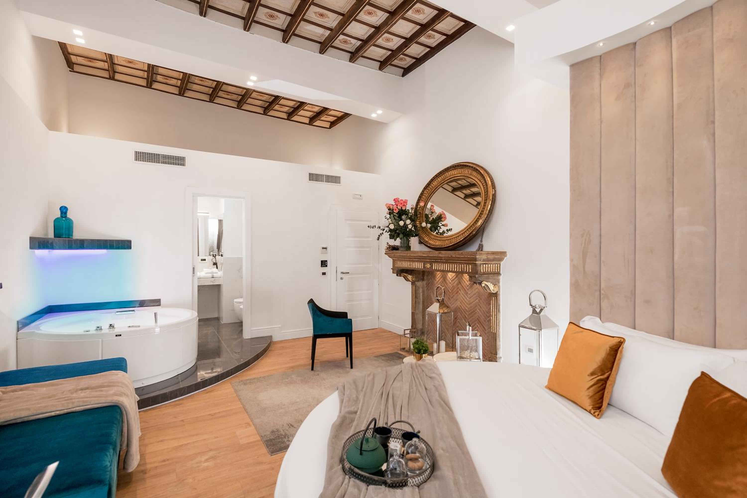 Queen Room with Spa Bath photo 1