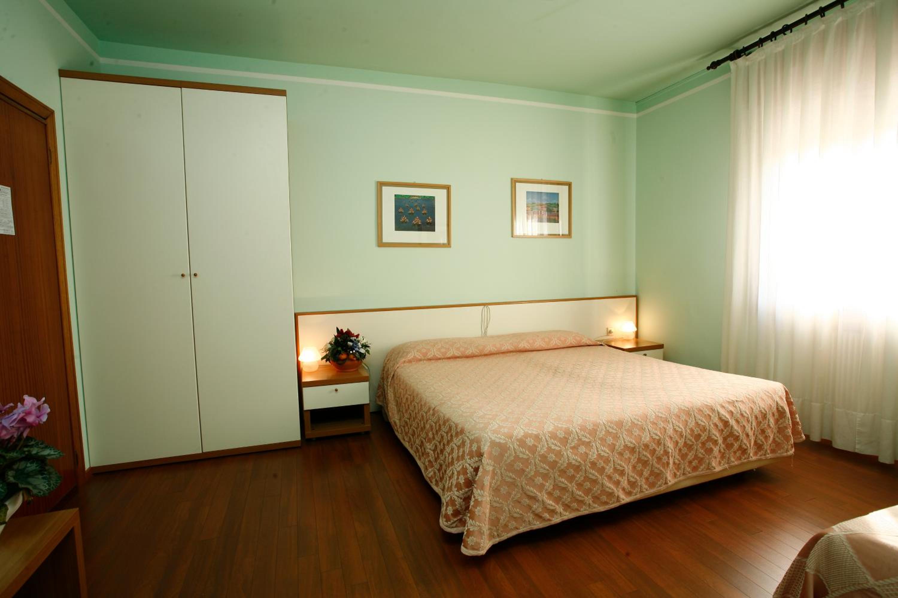Double Room - Photo 4