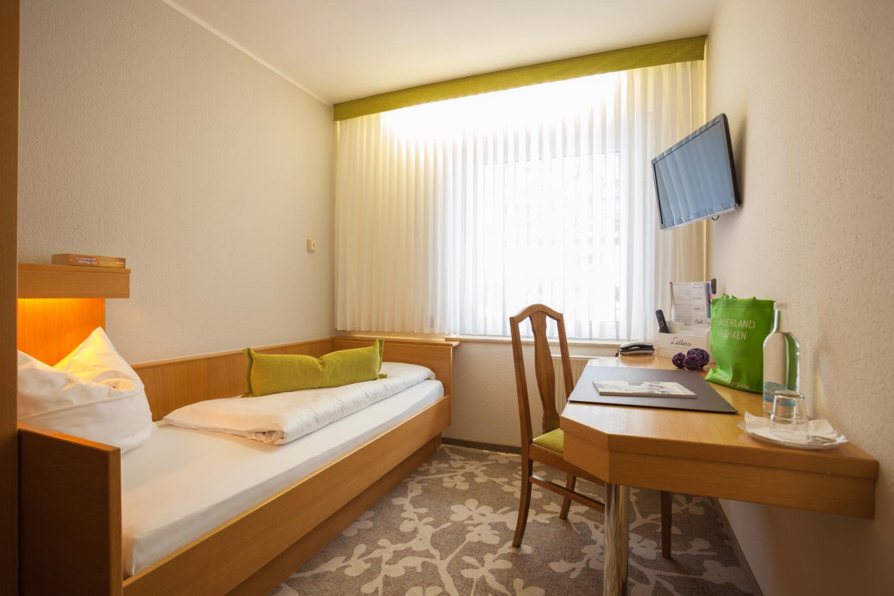 Single Room photo 3