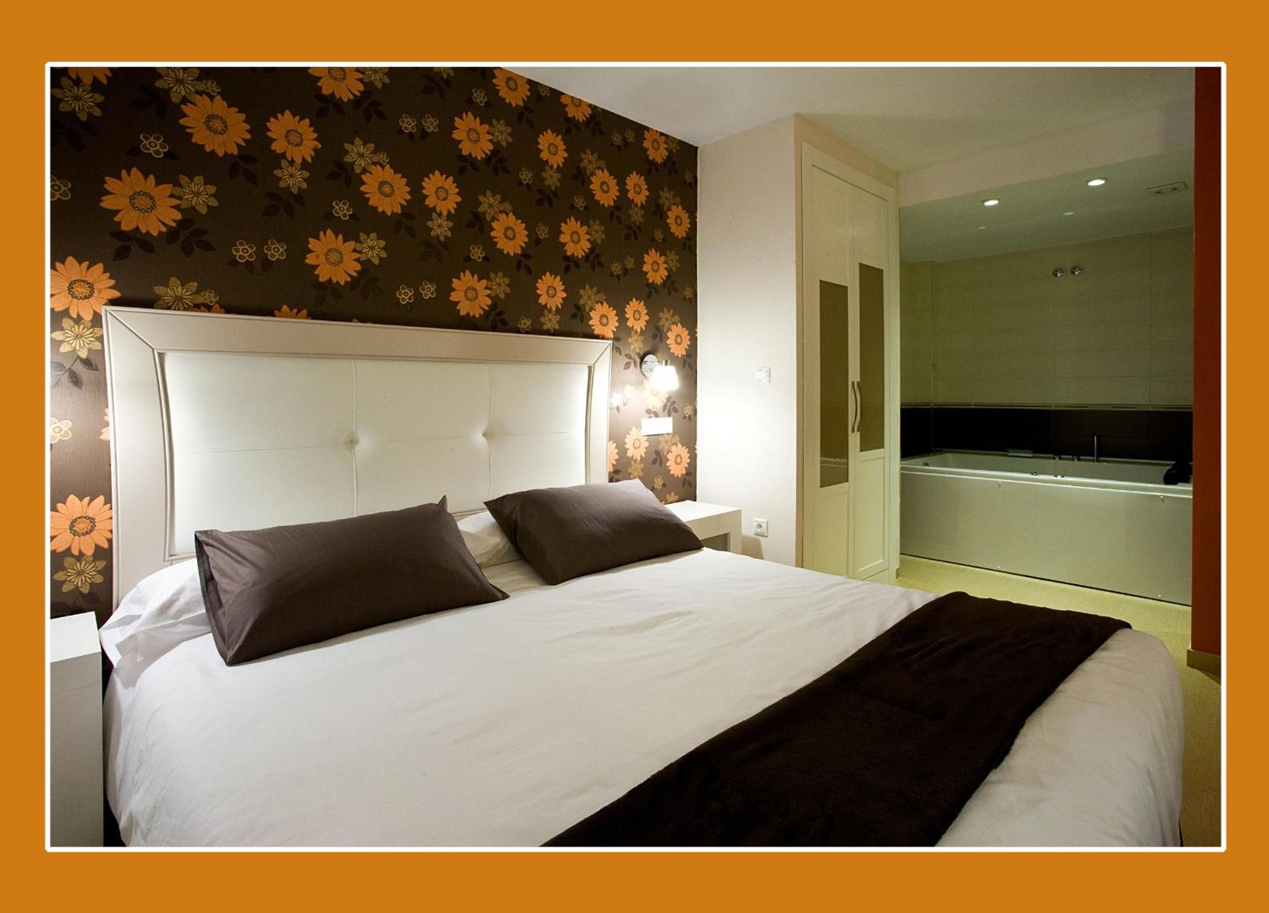 Superior One-Bedroom Apartment - Photo 6