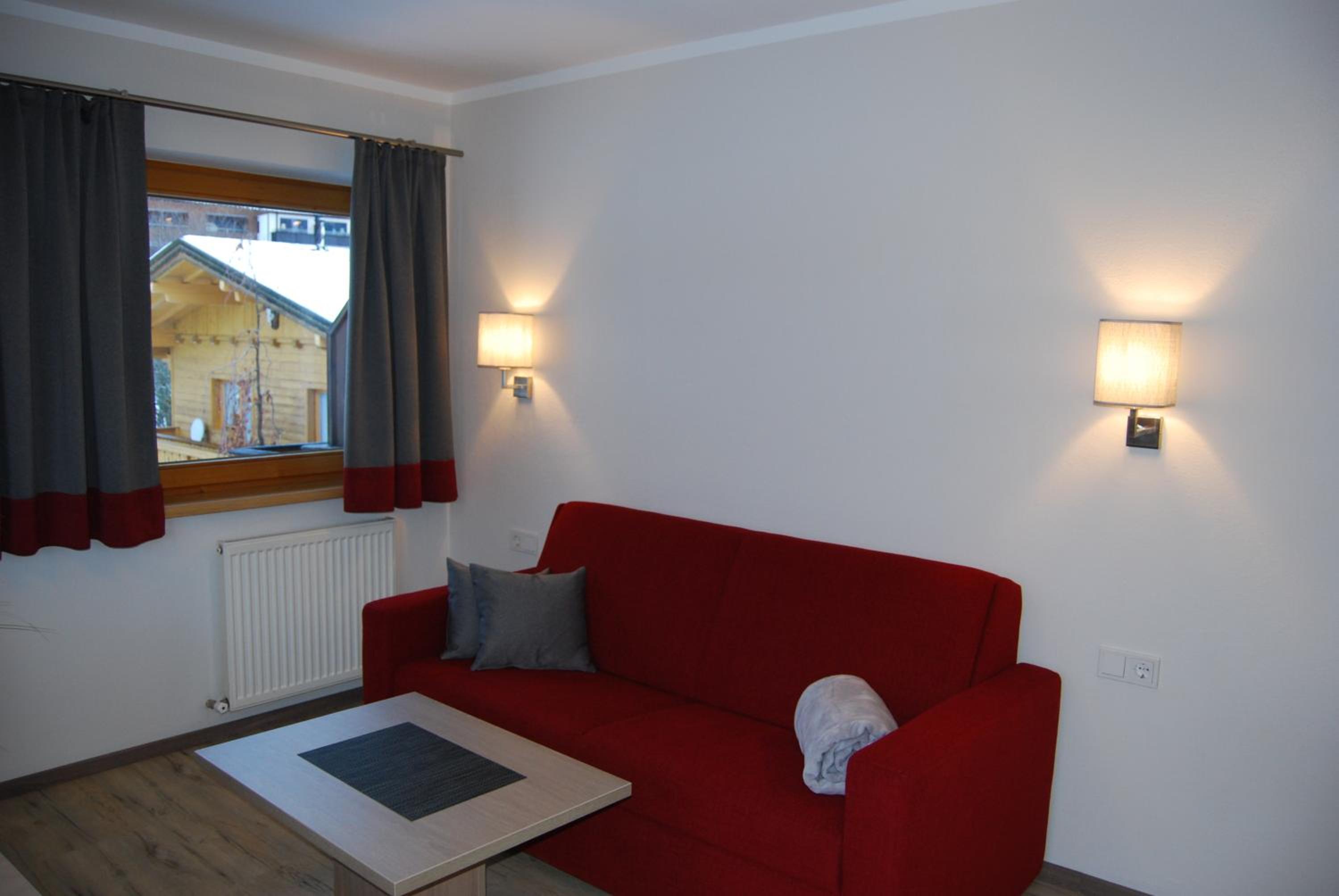 Apartment with Balcony and Mountain View - Photo 3