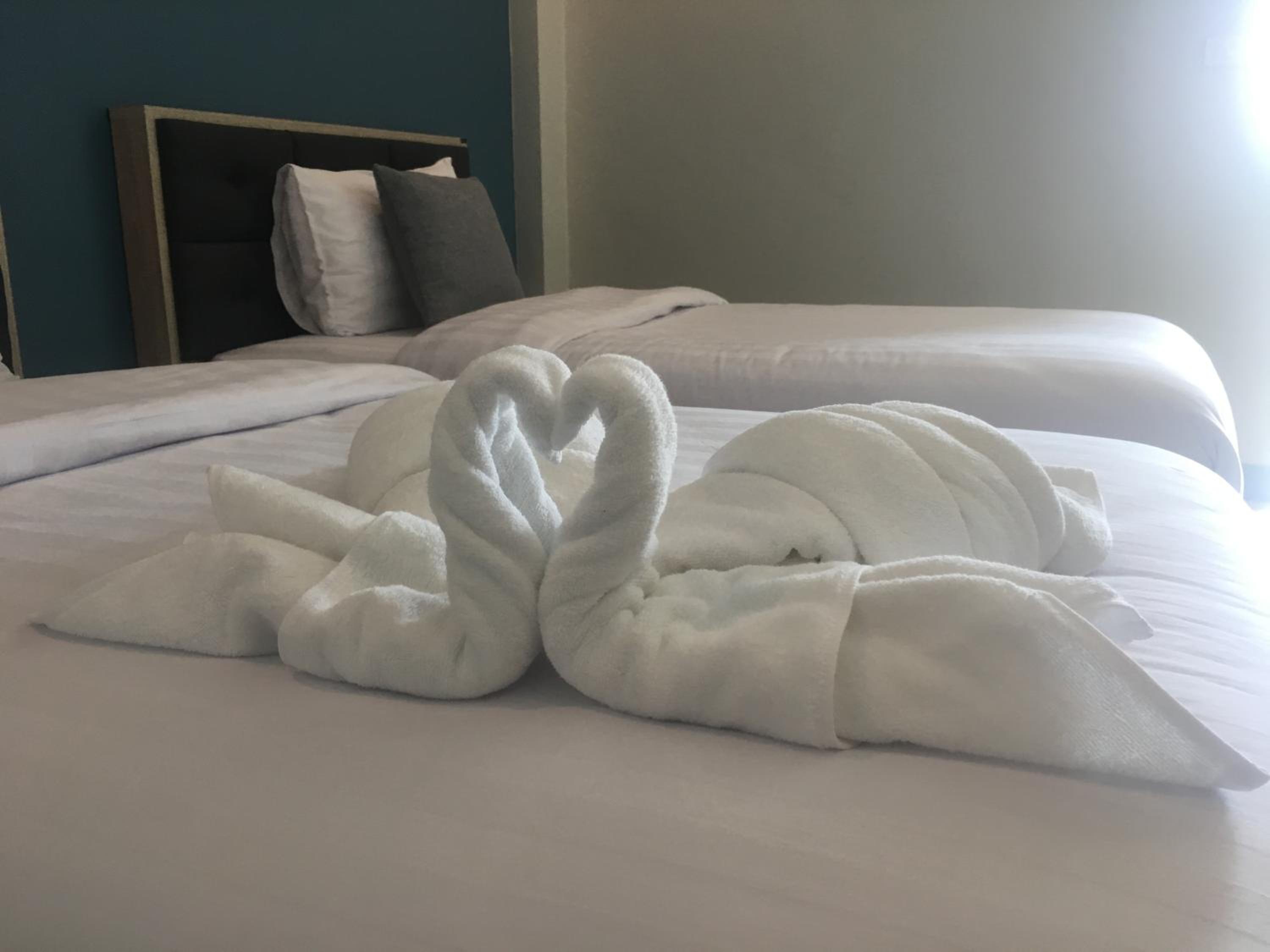 Standard Twin Room - Photo 6