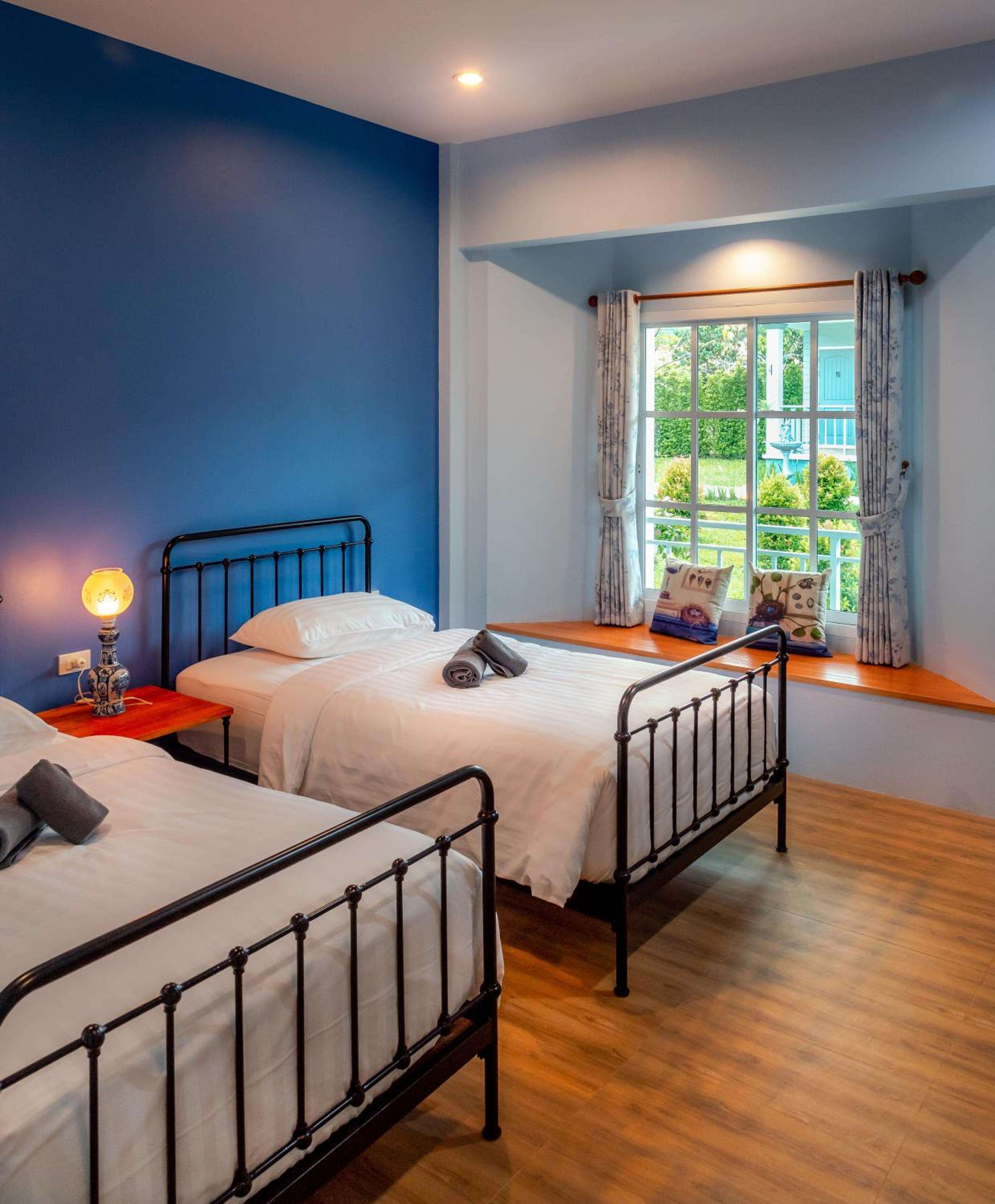Twin Room - Photo 9